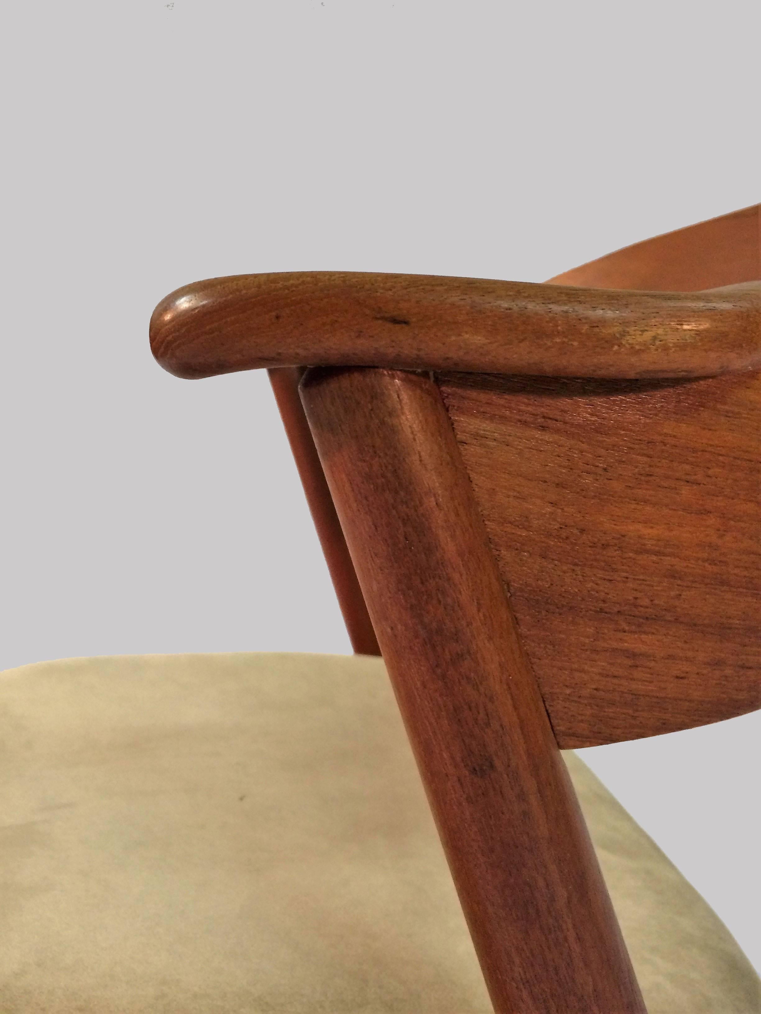 1960's Set of Six Fully Restored Danish Teak Dining Chairs Custom Upholstery For Sale 2