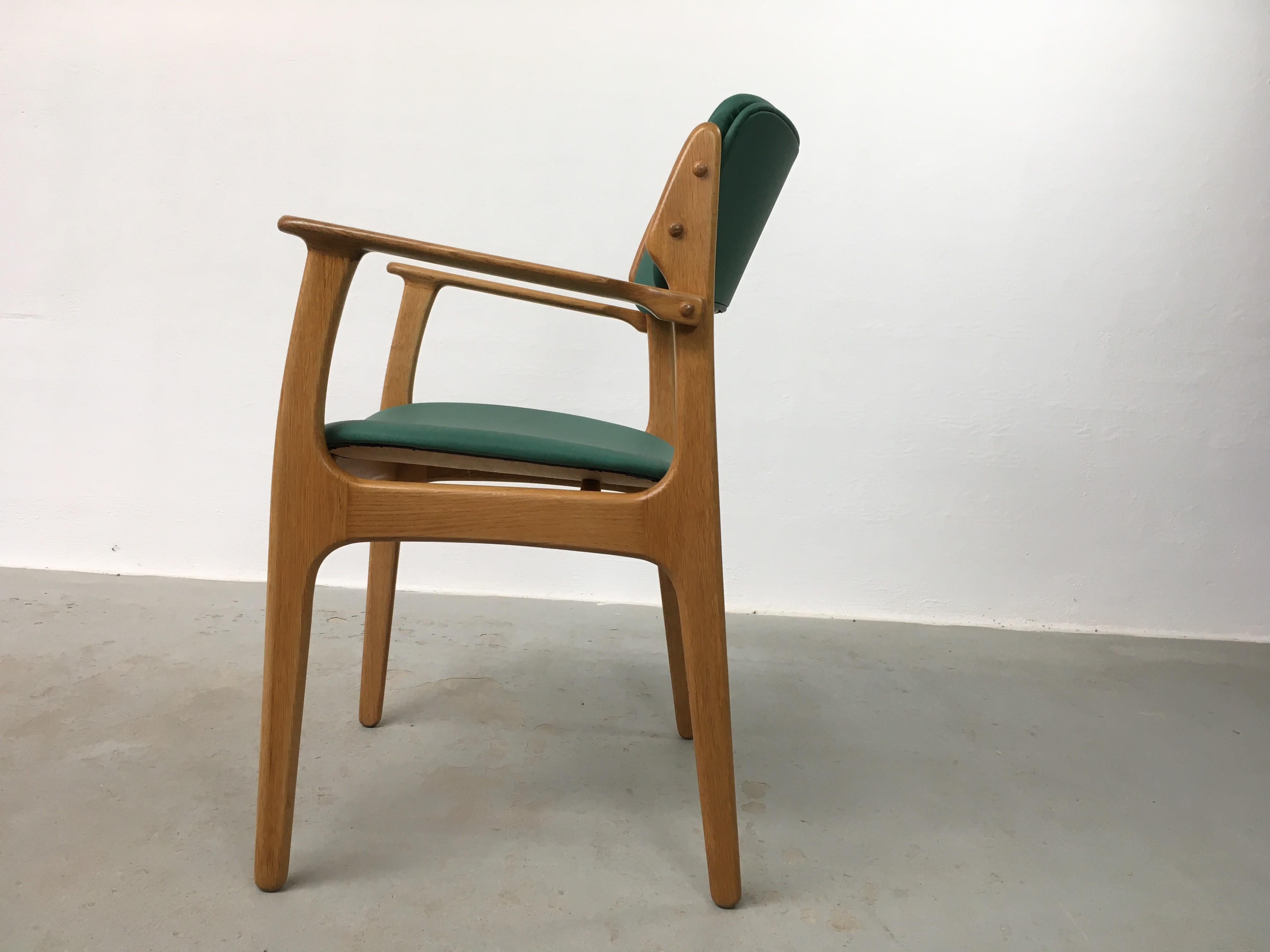Scandinavian Modern 1960s Set of Six Fully Restored Customizable Danish Erik Buch Oak Dining Chairs For Sale