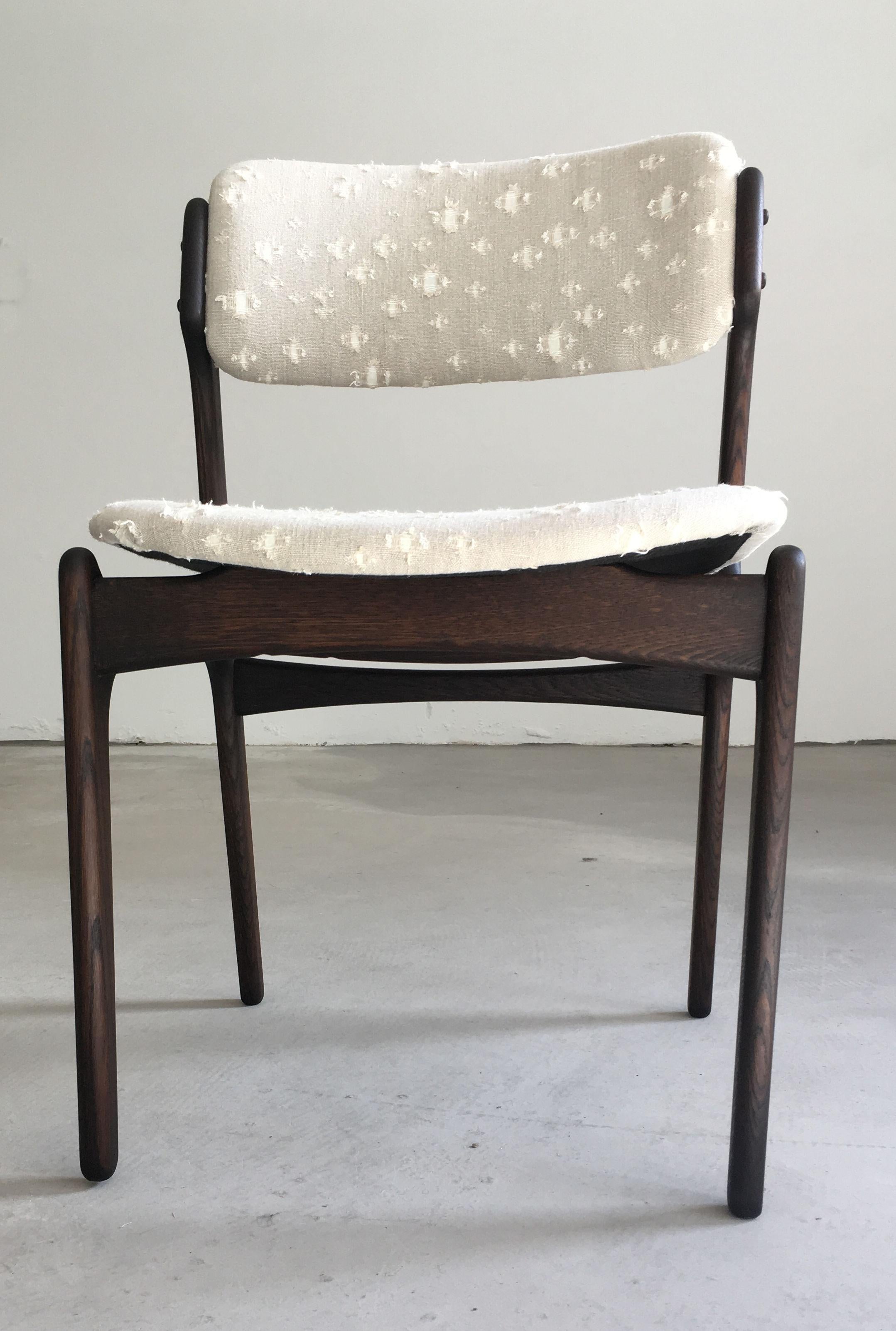 1960s Set of Six Fully Restored Customizable Erik Buch Tanned Oak Dining Chairs (Chaises à manger en chêne tanné) en vente 3