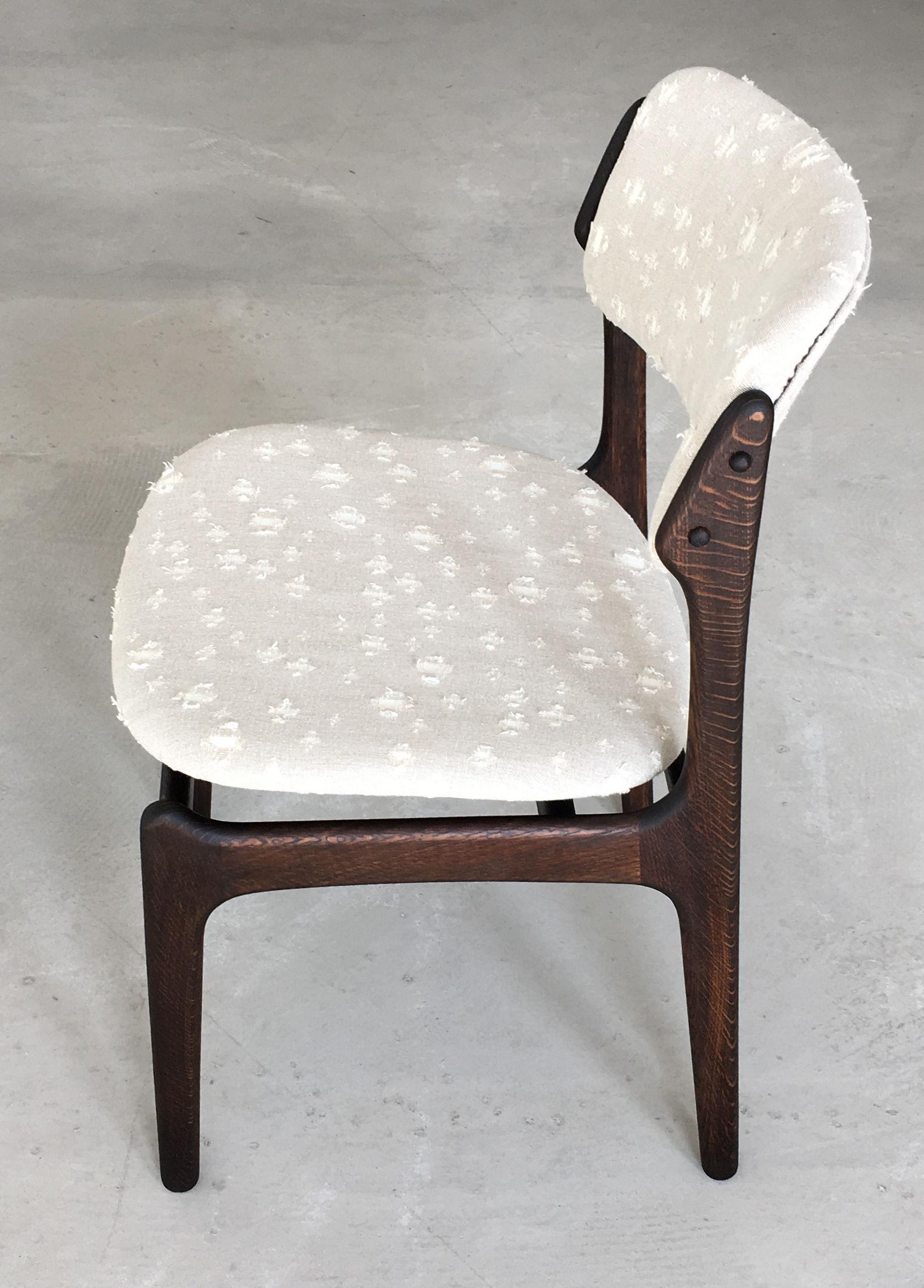 Travail du bois 1960s Set of Six Fully Restored Customizable Erik Buch Tanned Oak Dining Chairs (Chaises à manger en chêne tanné) en vente
