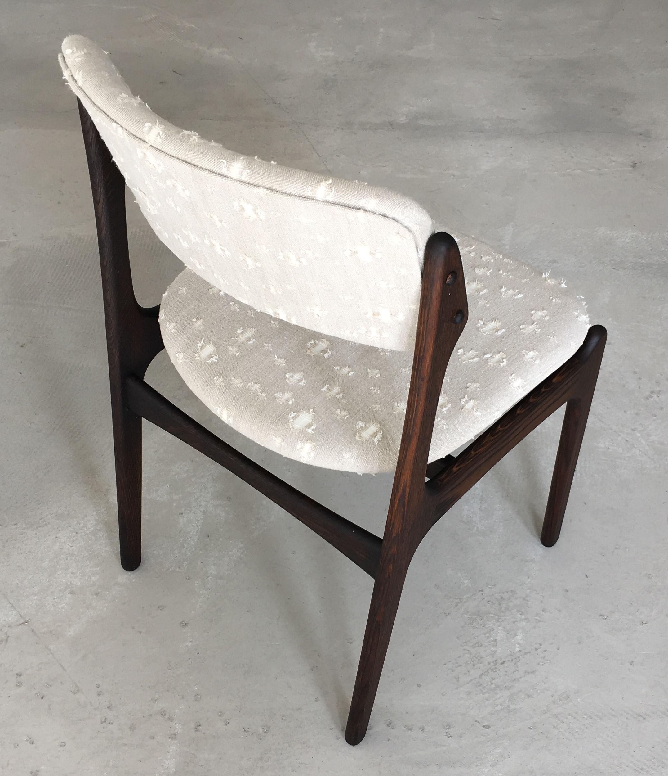 Chêne 1960s Set of Six Fully Restored Customizable Erik Buch Tanned Oak Dining Chairs (Chaises à manger en chêne tanné) en vente