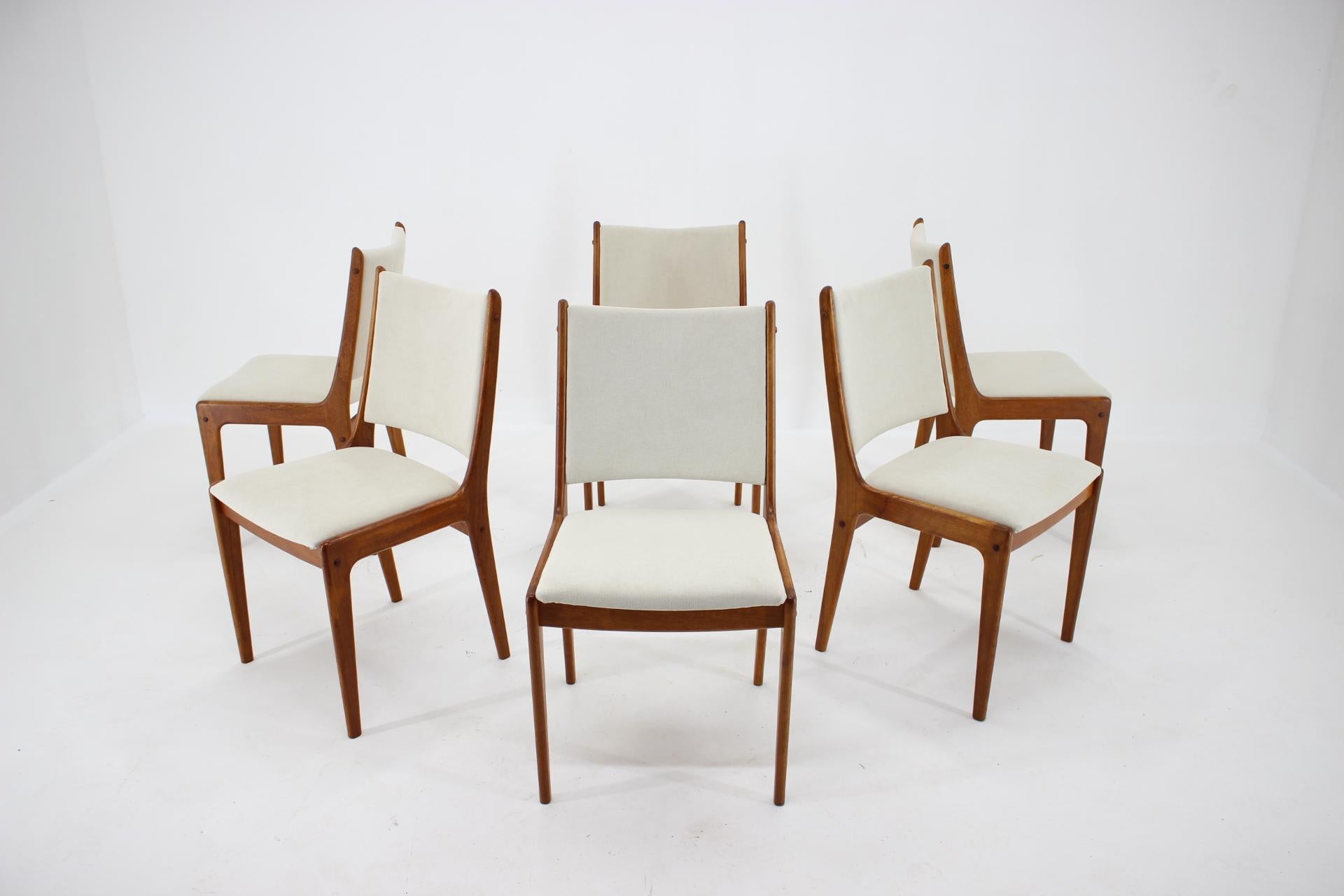 Danish 1960s Set of Six Johannes Andersen Teak Dining Chairs by Uldum Mobelfabric, Denm