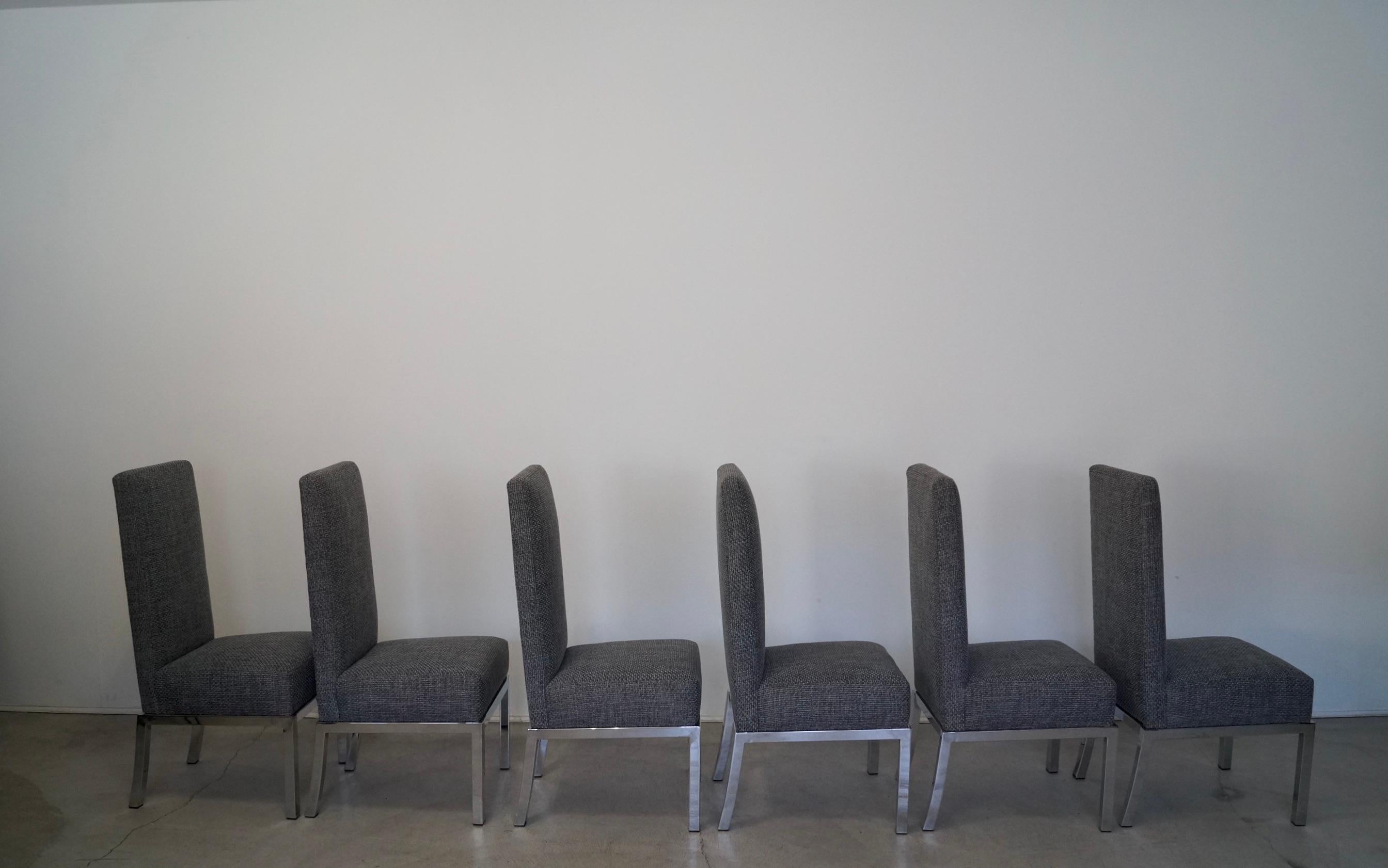 Tissu Ensemble de six chaises de salle à manger mi-siècle moderne des années 1960 en vente