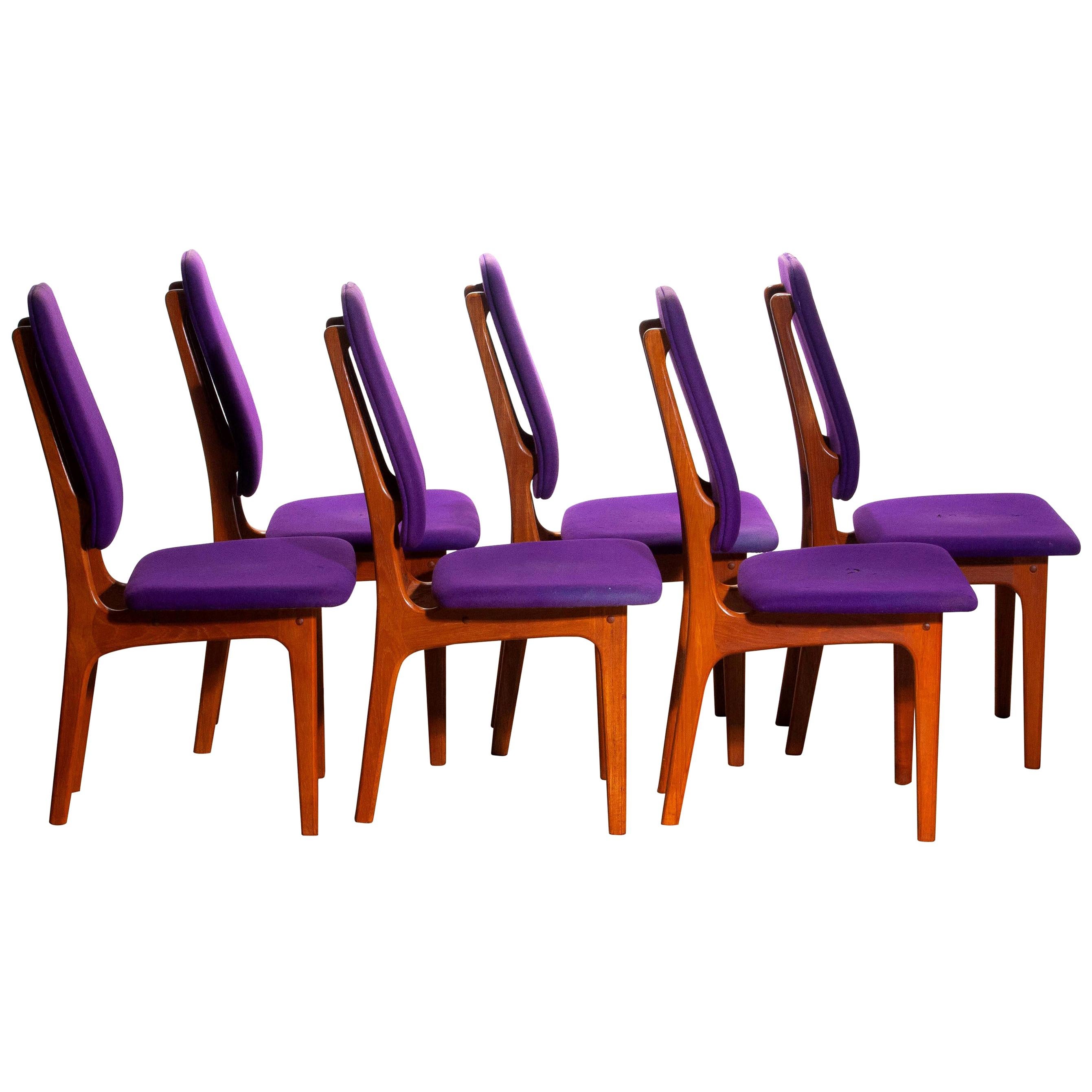 Rare set of six dining chairs from the 1960s in teak designed by Erik Buch for O.D. Møbler A.S., Denmark.
Beautiful aspects are the slim and high back rests.
Chairs are marked 