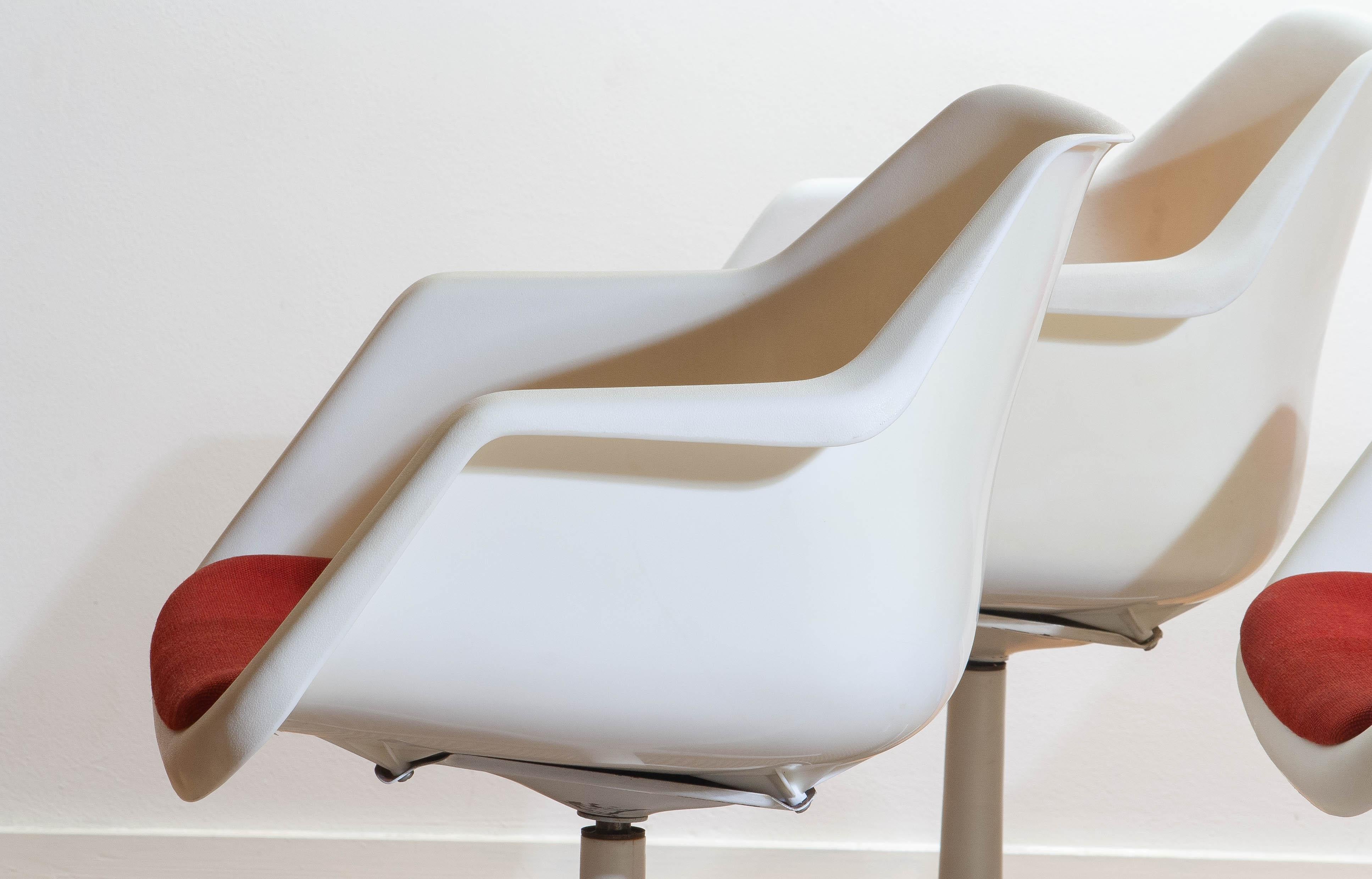 1960s, Set of Six White Swivel Chair by Robin Day for Hille, France 5