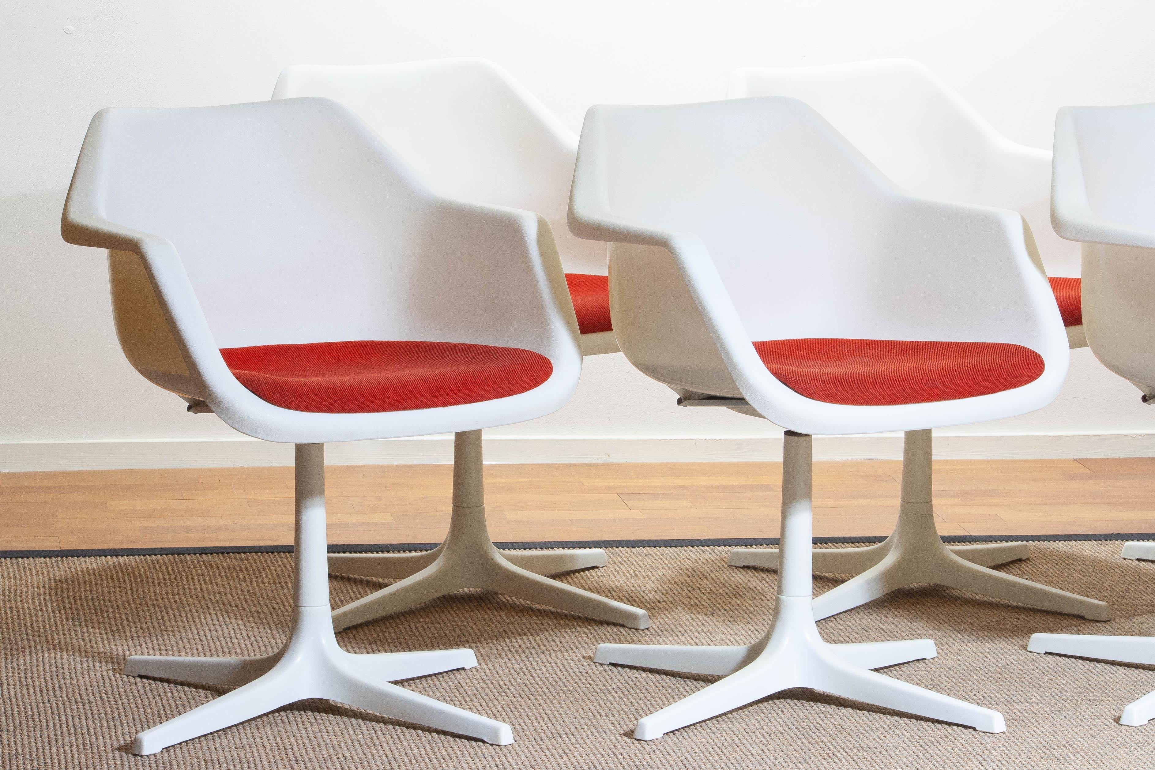 Metal 1960s, Set of Six White Swivel Chair by Robin Day for Hille, France