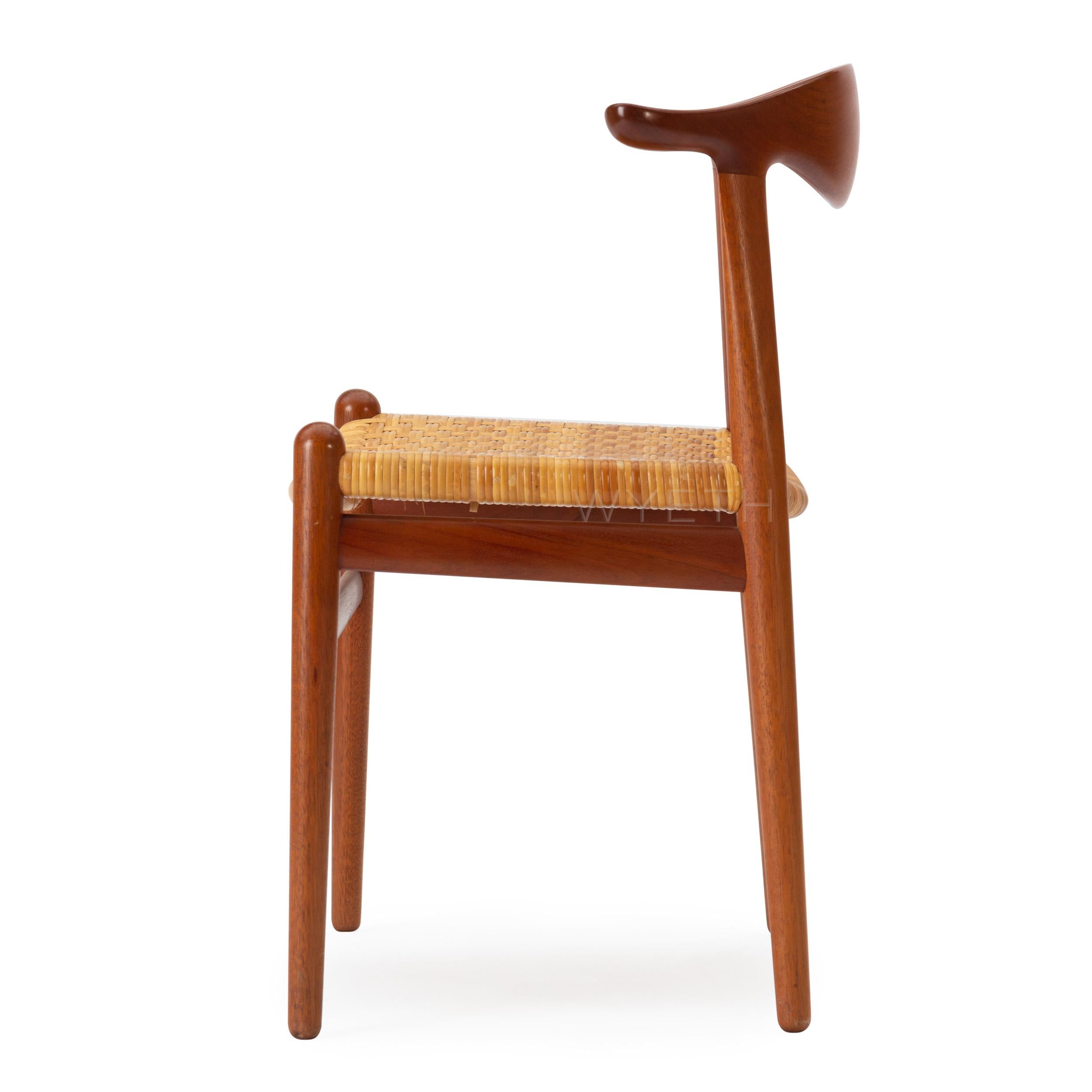 1960s JH-505 Teak Cow Horn Chair by Hans J. Wegner for Johannes Hansen In Good Condition In Sagaponack, NY