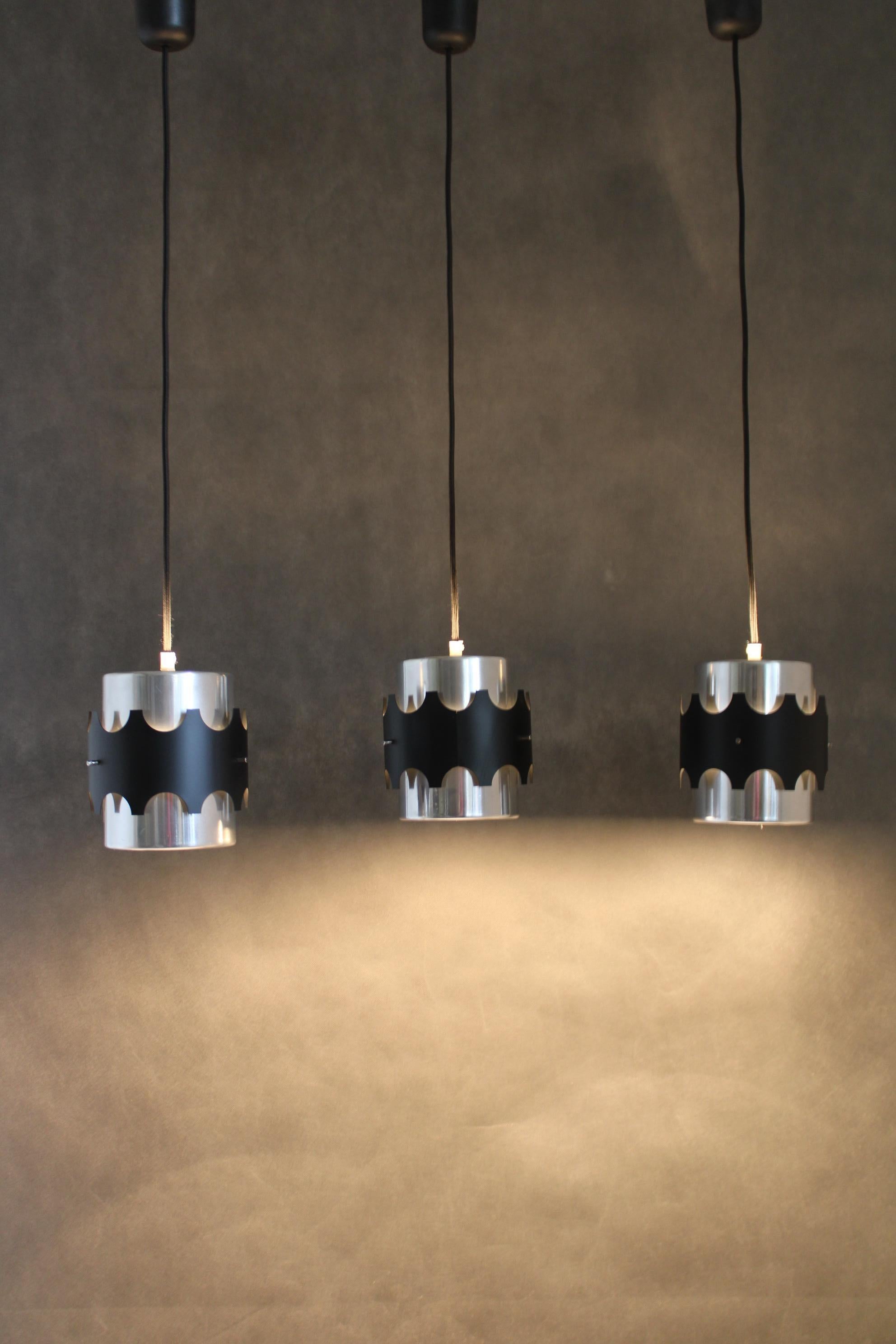 Set di tre lampade a sospensione danesi del 1960 in vendita 4