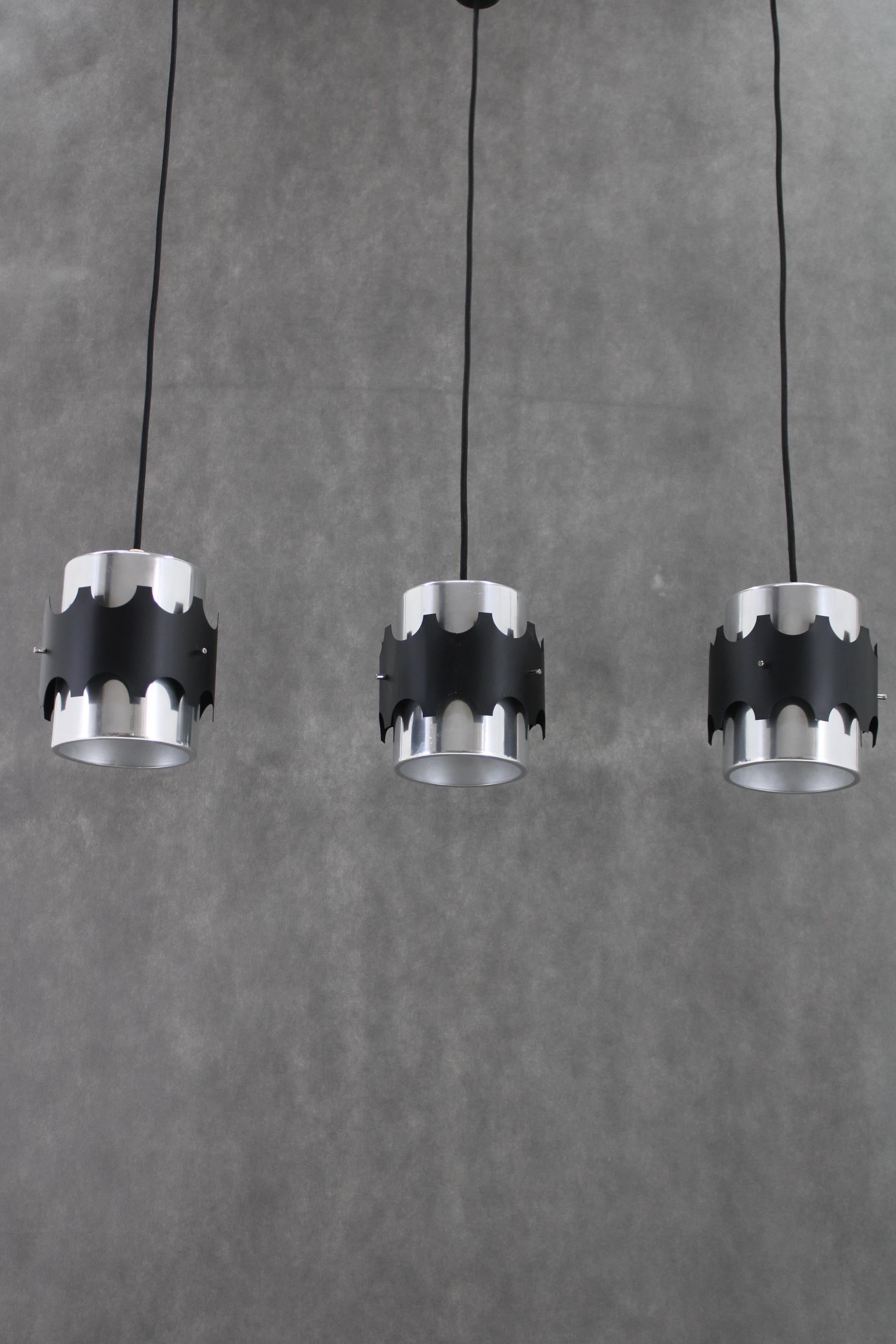 Mid-Century moderno Set di tre lampade a sospensione danesi del 1960 in vendita