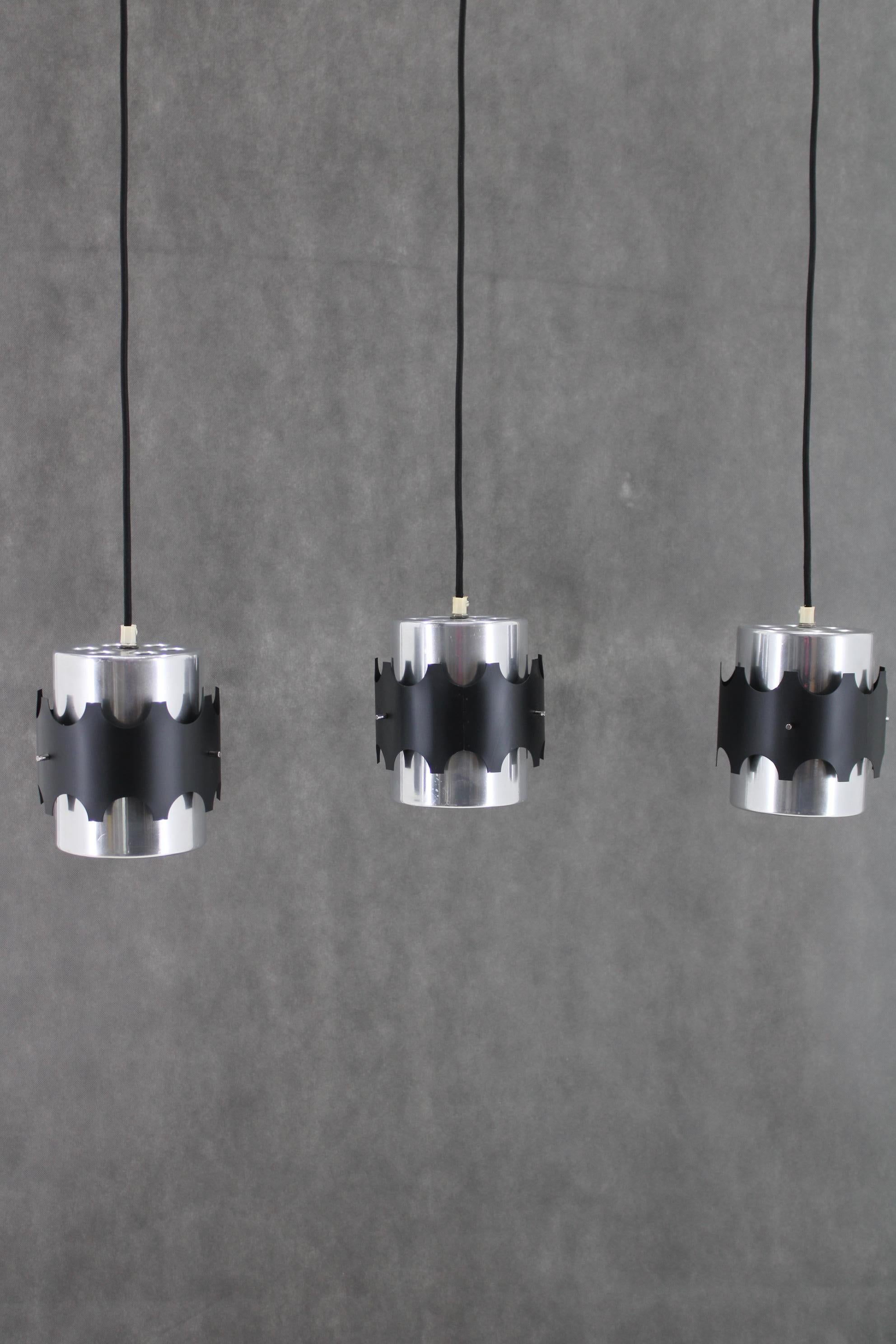 Set di tre lampade a sospensione danesi del 1960 in vendita 2