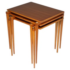Set aus drei italienischen Mid-Century-Modern-Beistelltischen aus den 1960er Jahren