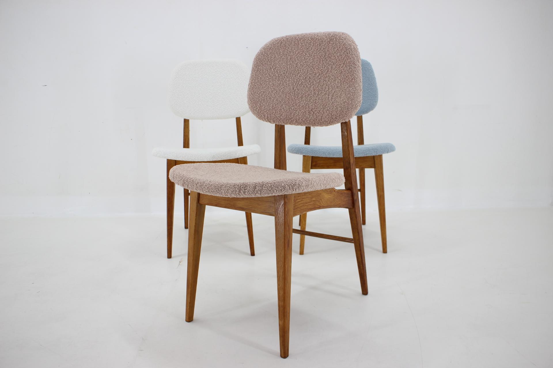 1960s Set of Three Oak Dining Chairs in Boucle, Czechoslovakia For Sale 5