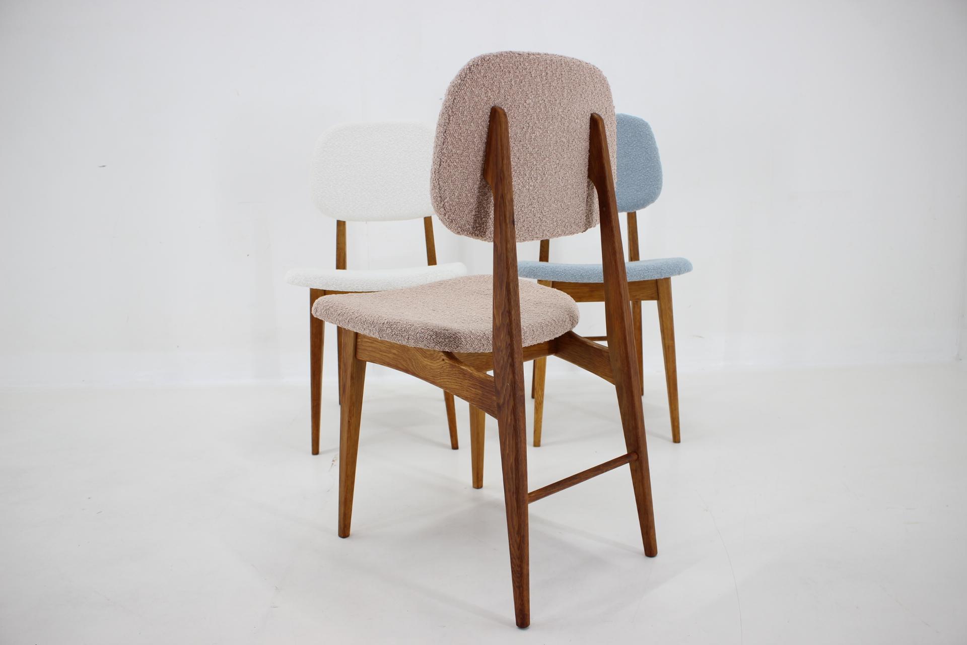 1960s Set of Three Oak Dining Chairs in Boucle, Czechoslovakia For Sale 3