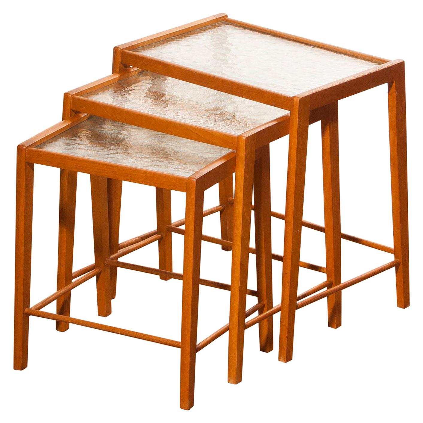 1960s, Set of Three Swedish Beech Nesting Tables In Good Condition In Silvolde, Gelderland