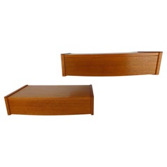 1960s Set of Two Danish Fully Restored Floating Nightstands in Oak