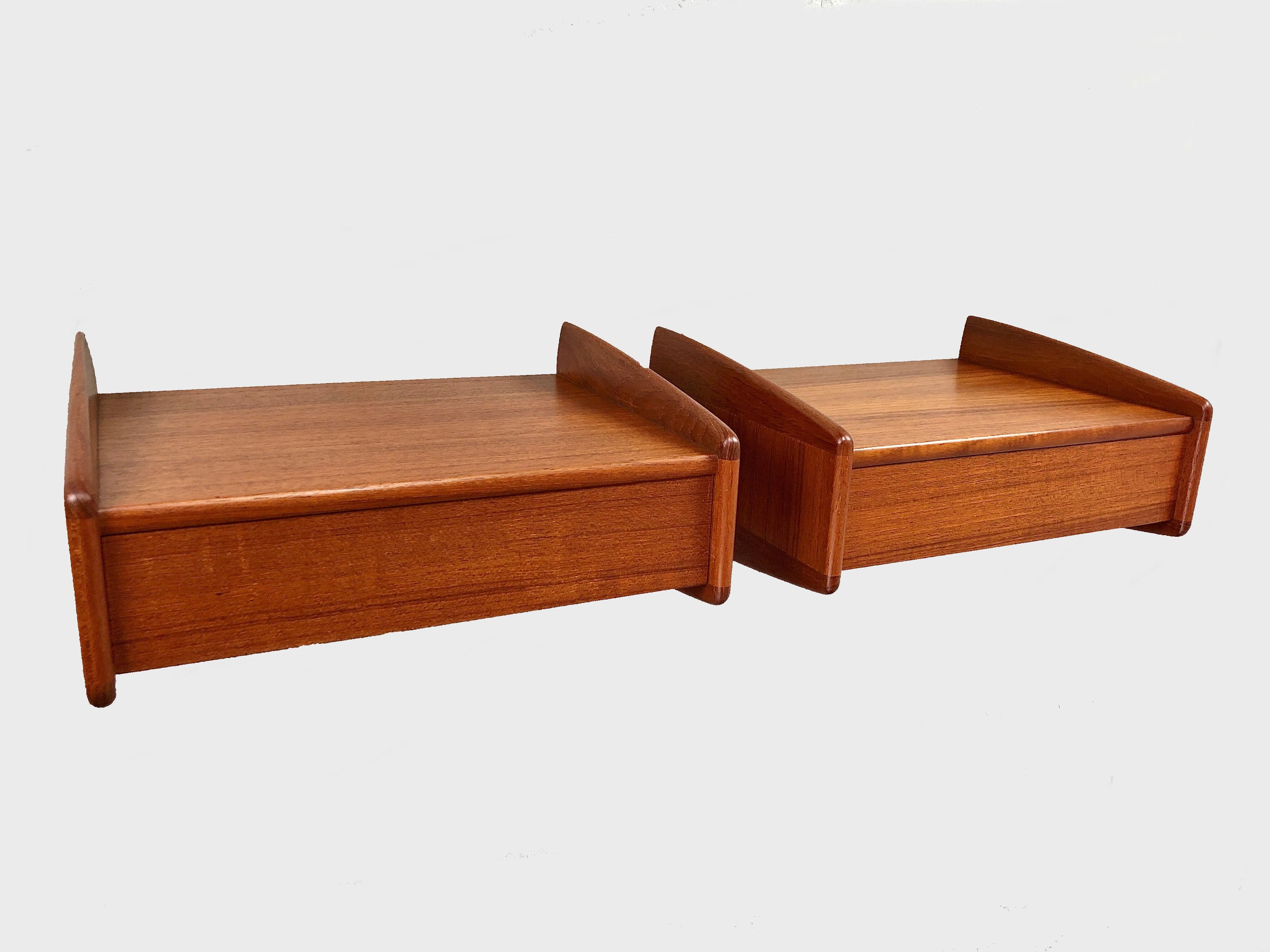 Scandinavian Modern Set of Two Fully Restored Danish Melvin Mikkelsen Floating Nightstands in Teak