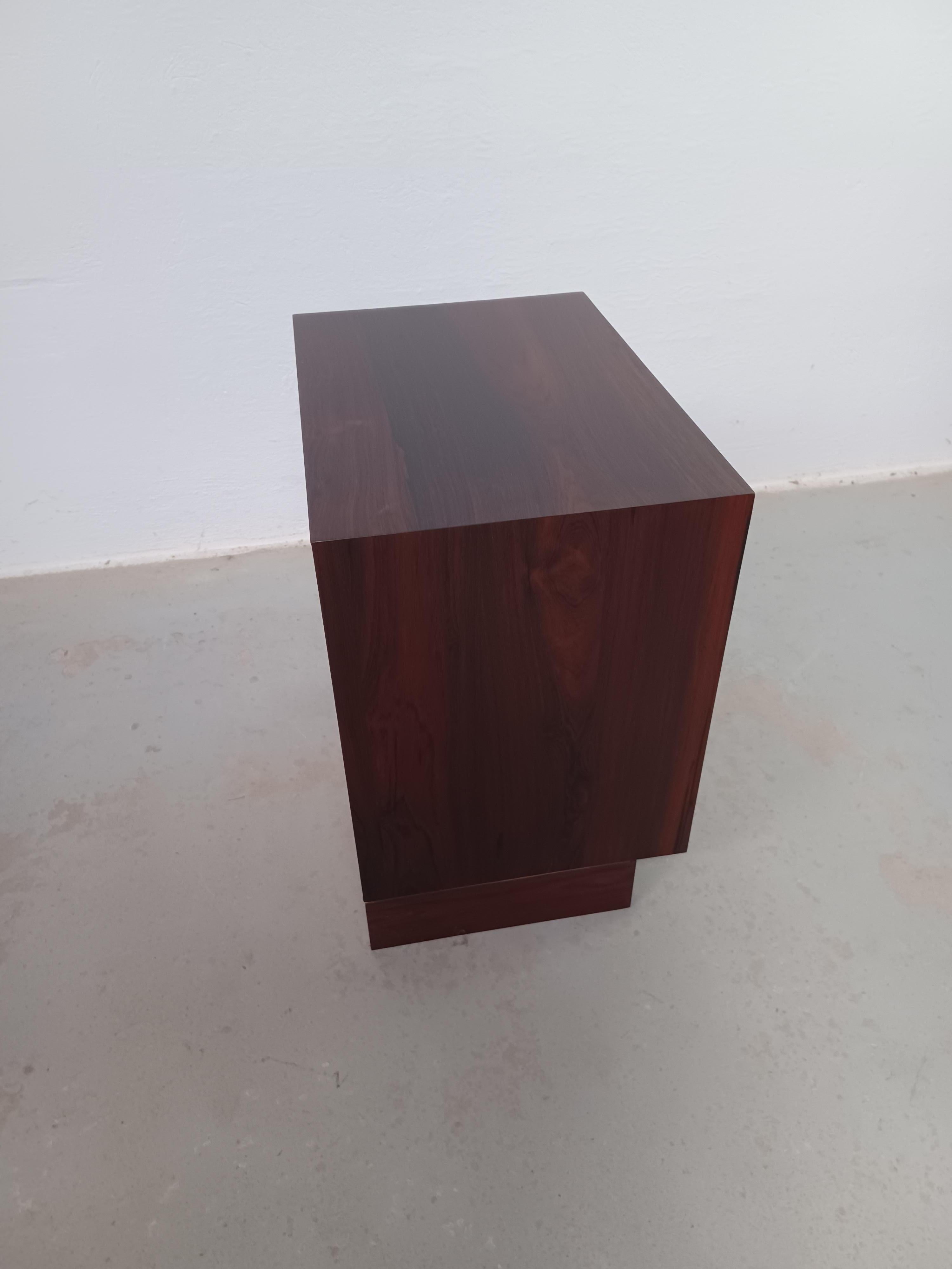 1960s Set of Two Danish Rosewood Nightstands or Chests of Drawers (Ensemble de deux tables de nuit ou commodes en palissandre danois) en vente 1