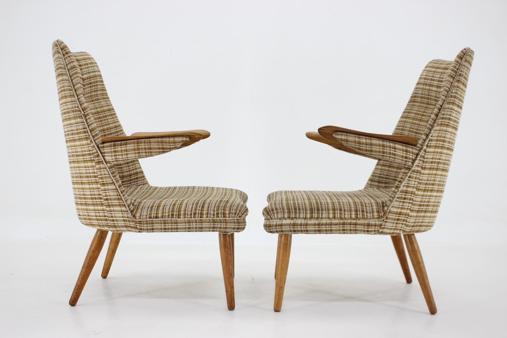 Metà XX secolo Set di due poltrone di design raro degli anni '60, Cecoslovacchia in vendita