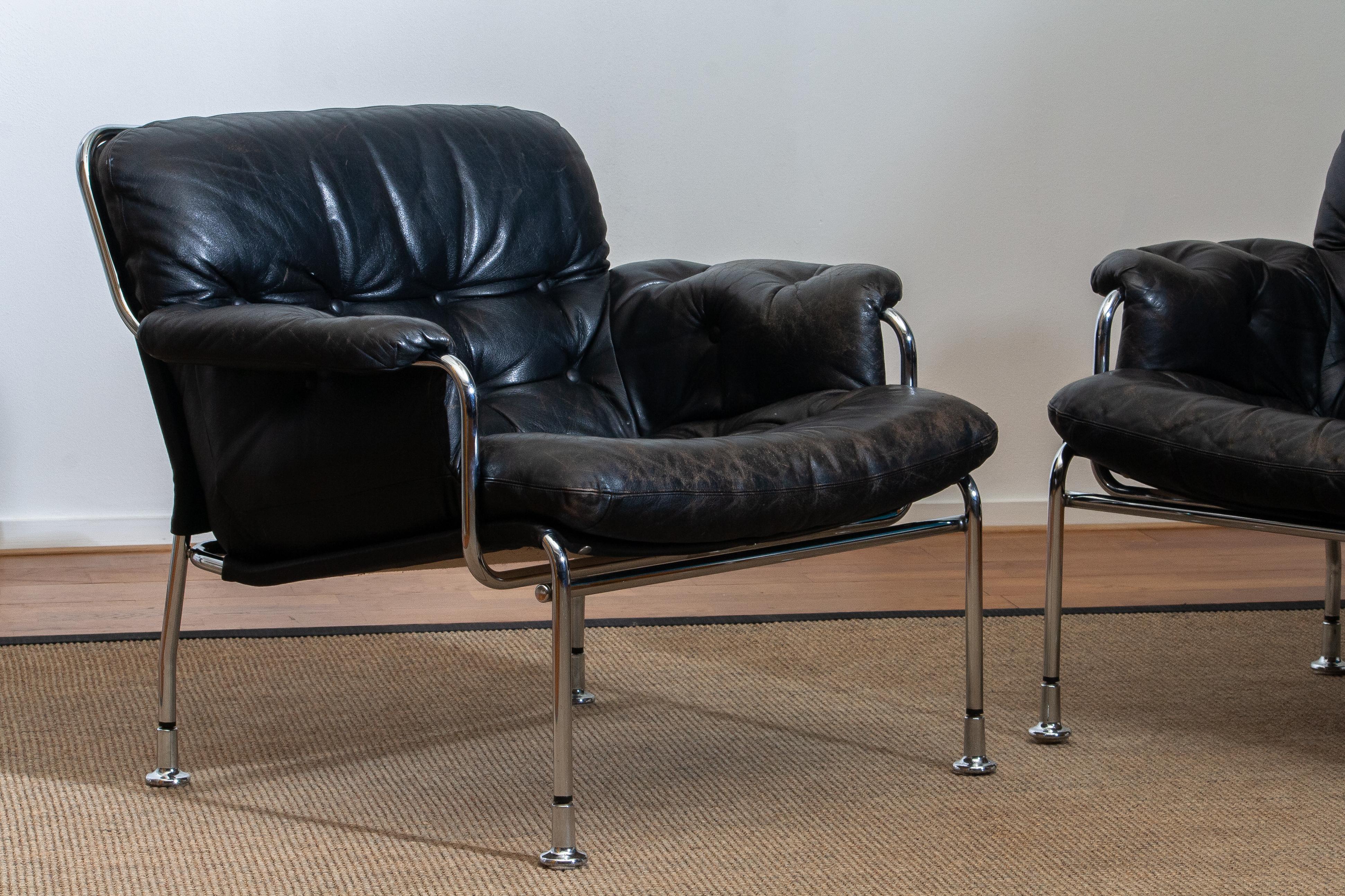 1960s Set of Two Eva Lounge Chairs in Chrome and Aged Black Leather by Lindlöfs 5
