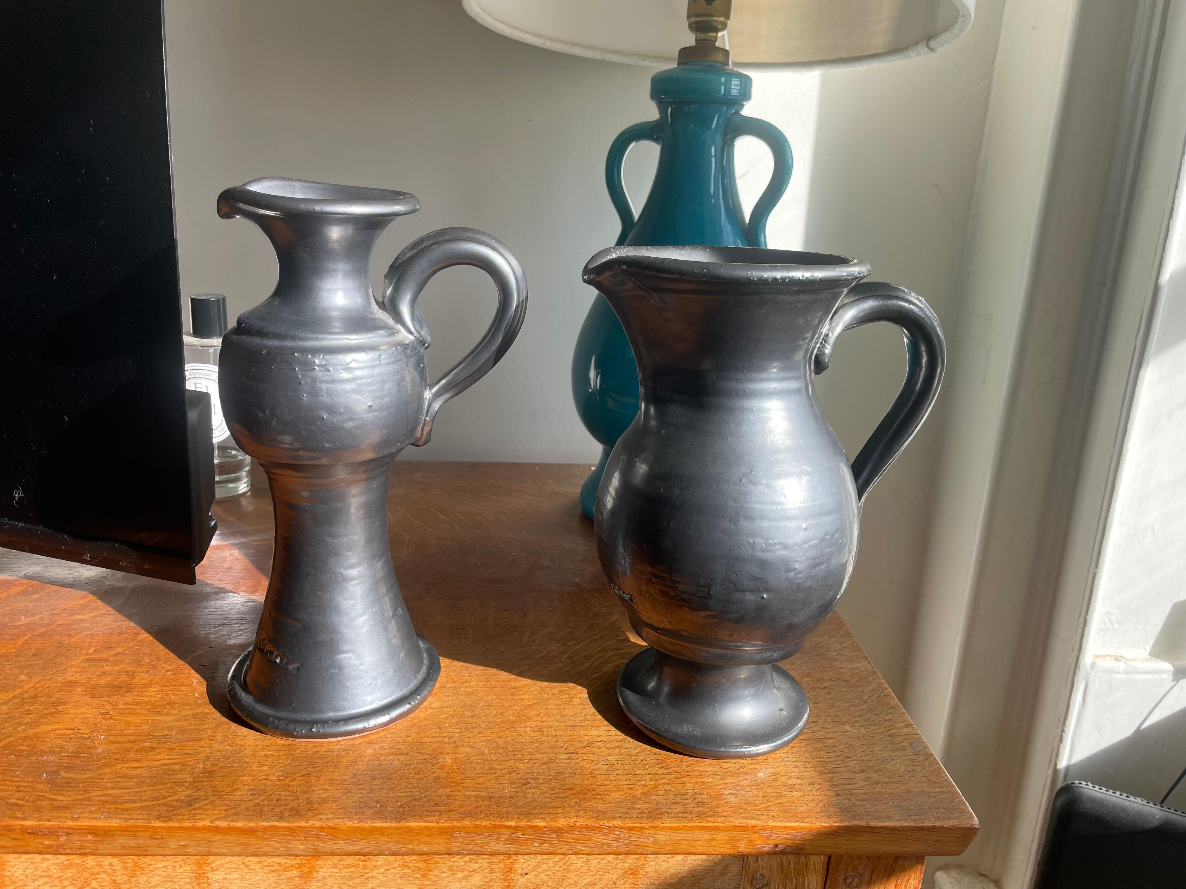 Metà XX secolo Set di due vasi e brocche in ceramica smaltata nera Jean Marais degli anni '60 in vendita