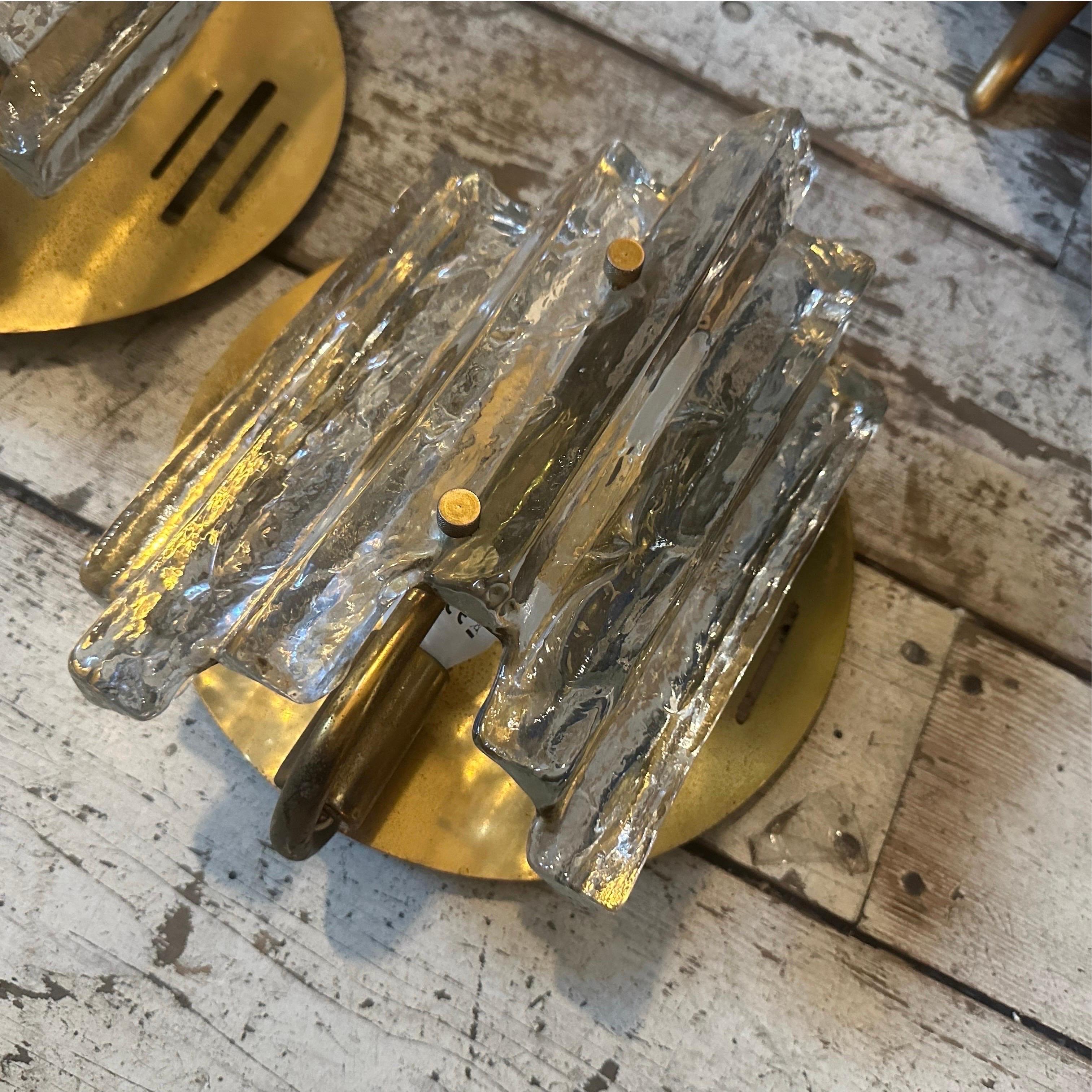 1960s Set of two Metal and Clear Murano Glass Mid-Century Modern Wall Sconces In Good Condition For Sale In Aci Castello, IT