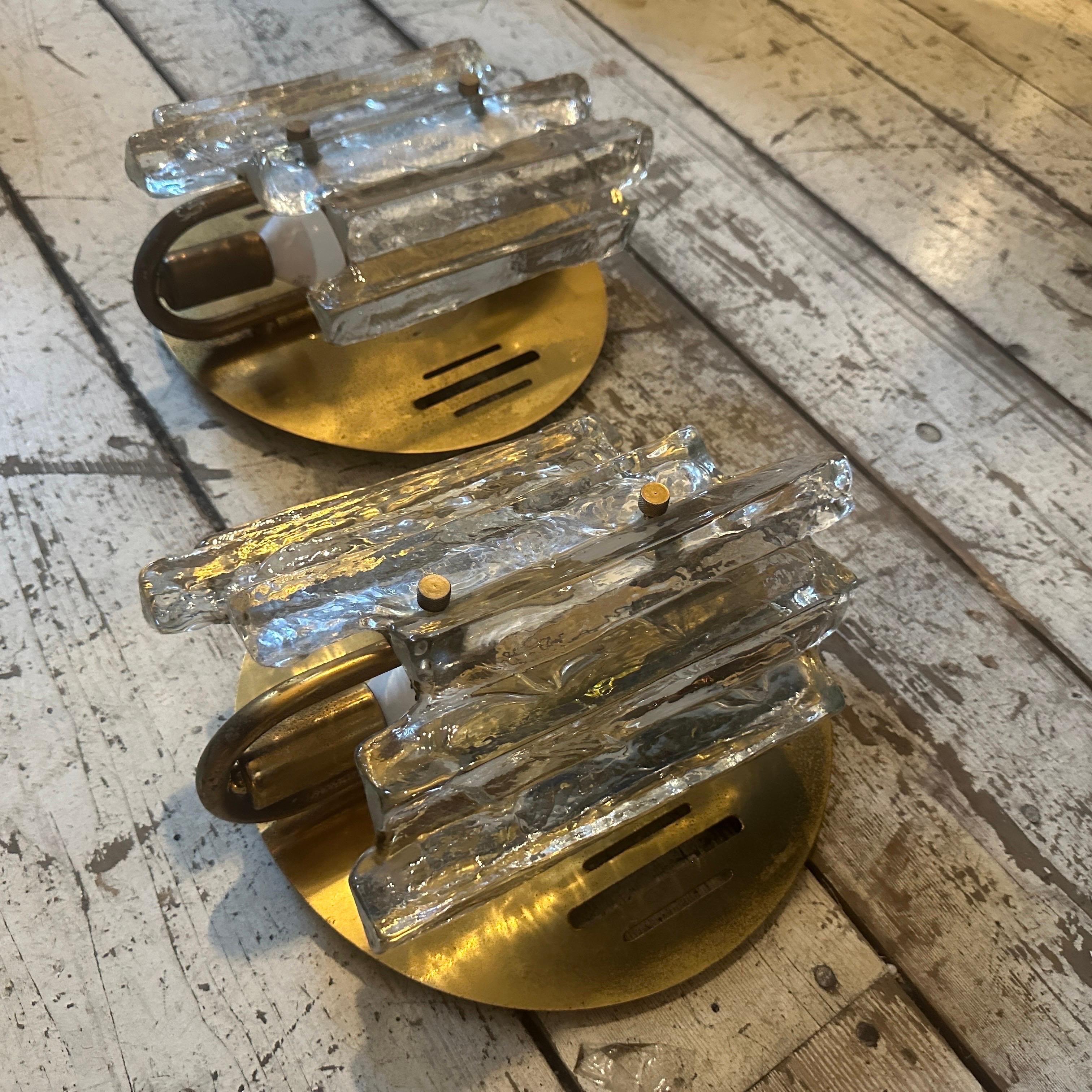 1960s Set of two Metal and Clear Murano Glass Mid-Century Modern Wall Sconces For Sale 3