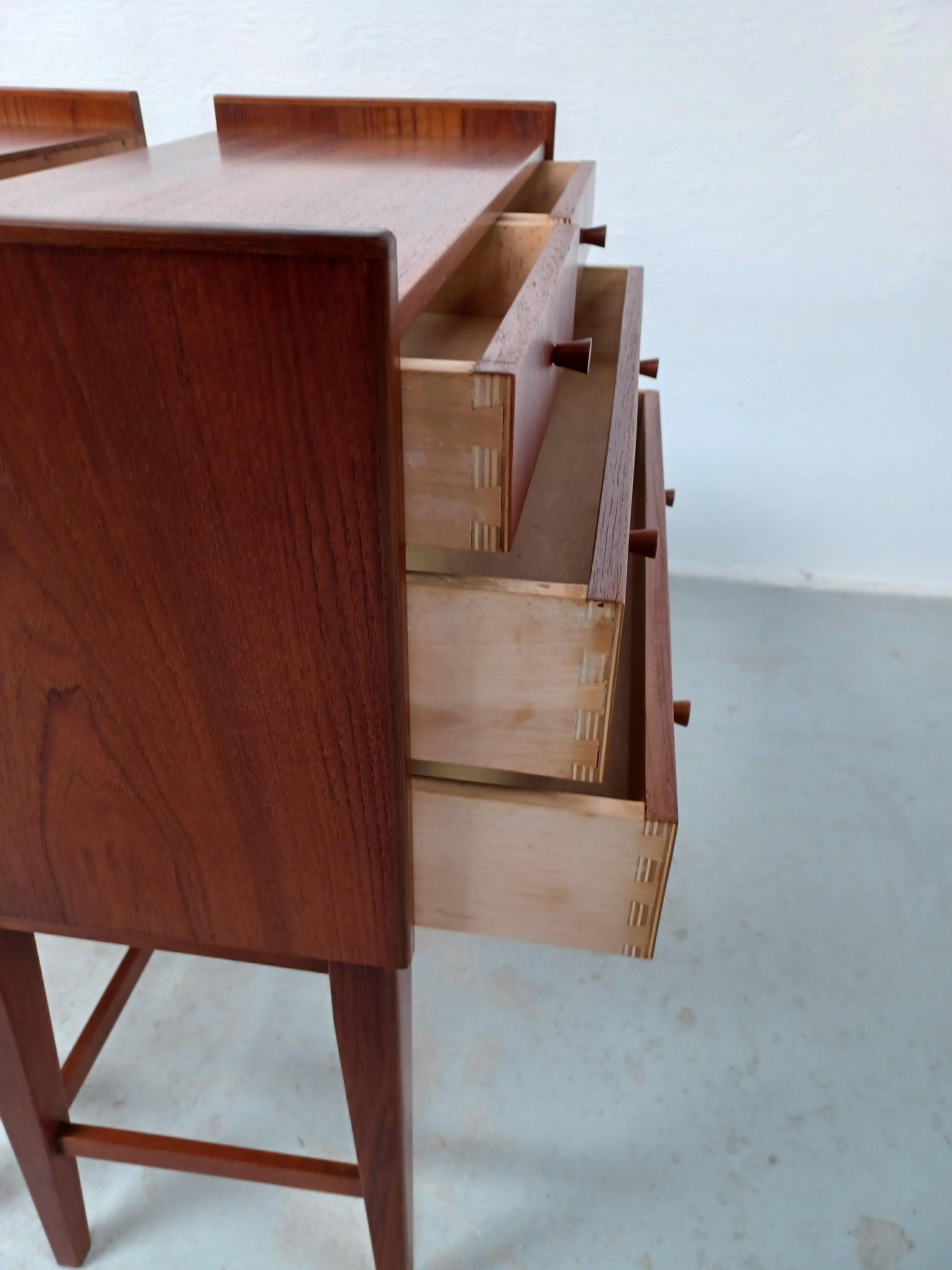 1960s Set of Two Small Fully Restored and Refinished Danish Teak Dressers  For Sale 5