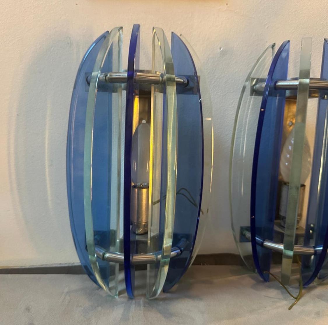 1960s Set of Two Space Age Blue and Gray Glass Italian Wall Sconces by Veca In Good Condition For Sale In Aci Castello, IT