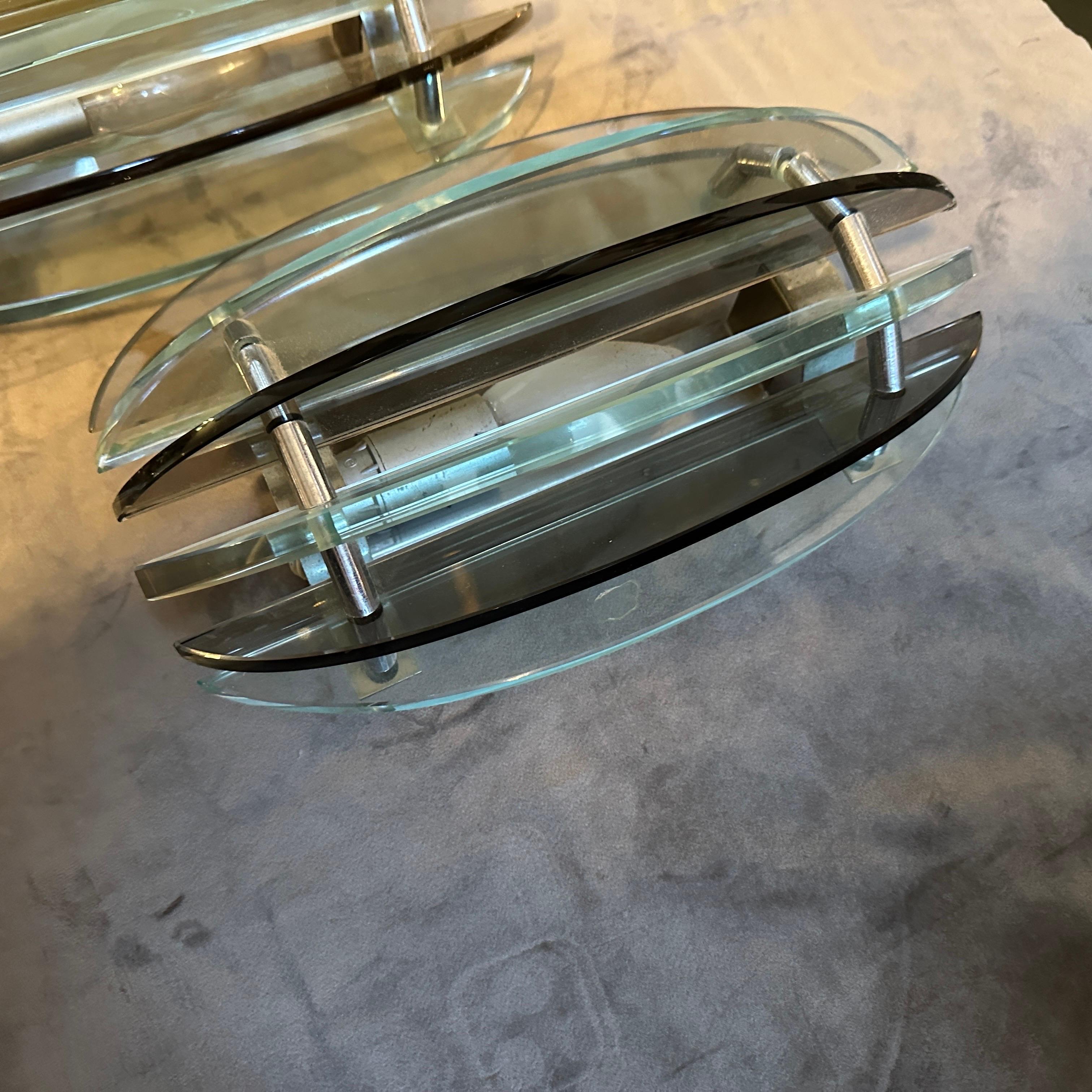 Ensemble de deux appliques murales italiennes en verre fumé et vert de l'ère spatiale des années 1960 par Veca en vente 4