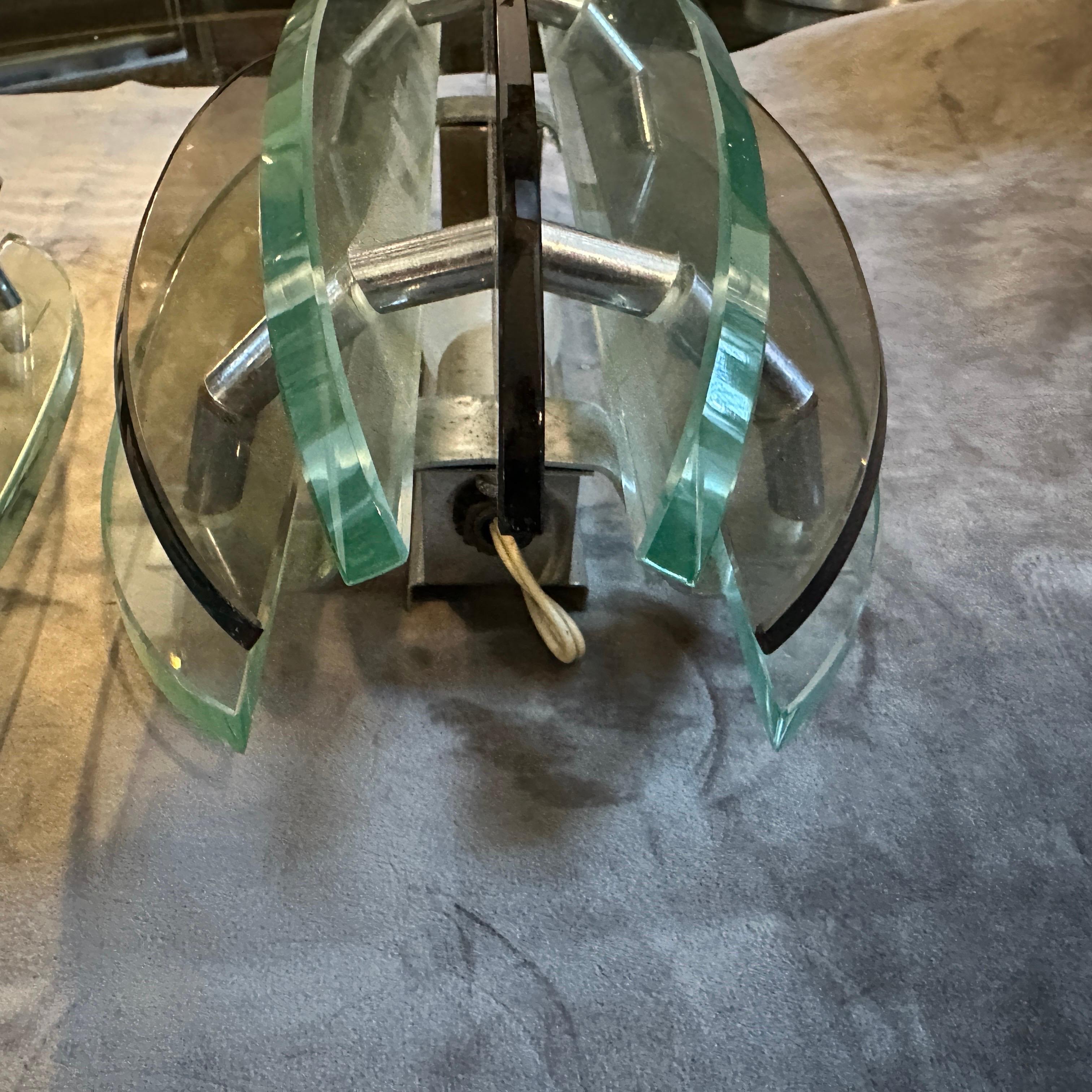 Ensemble de deux appliques murales italiennes en verre fumé et vert de l'ère spatiale des années 1960 par Veca en vente 5