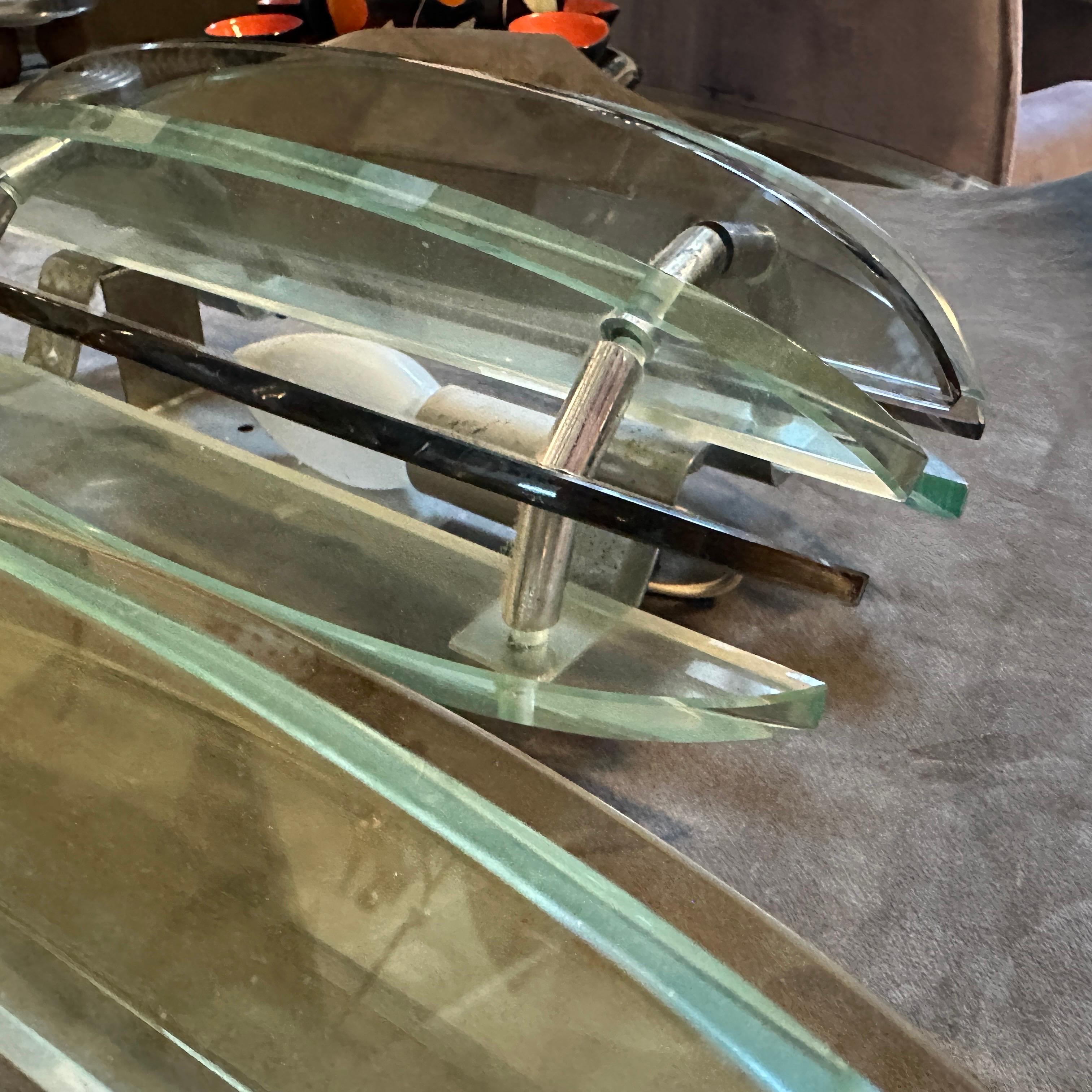 Ensemble de deux appliques murales italiennes en verre fumé et vert de l'ère spatiale des années 1960 par Veca en vente 2