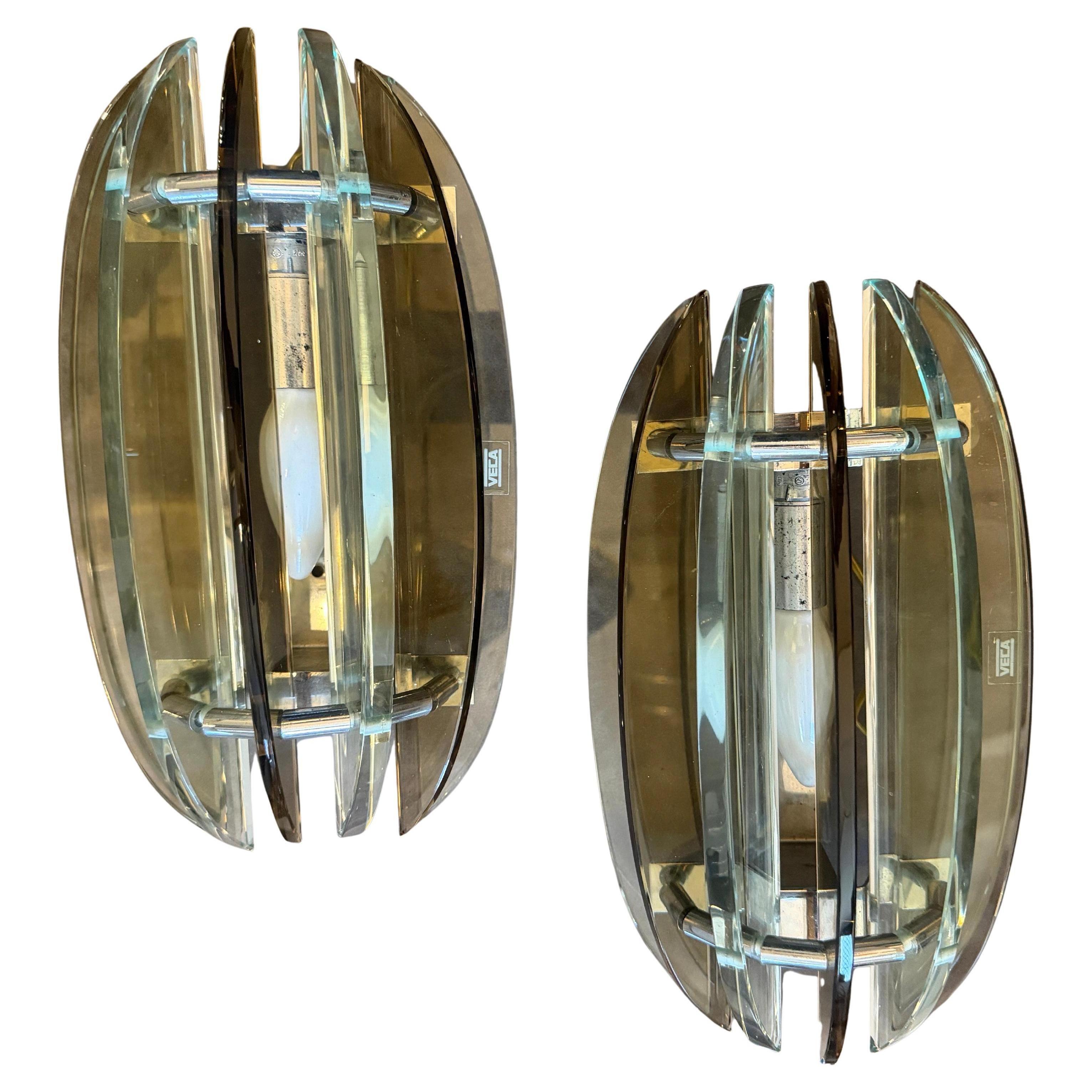 1960s Set of Two Space Age Green and Smoked Glass Italian Wall Sconces by Veca For Sale