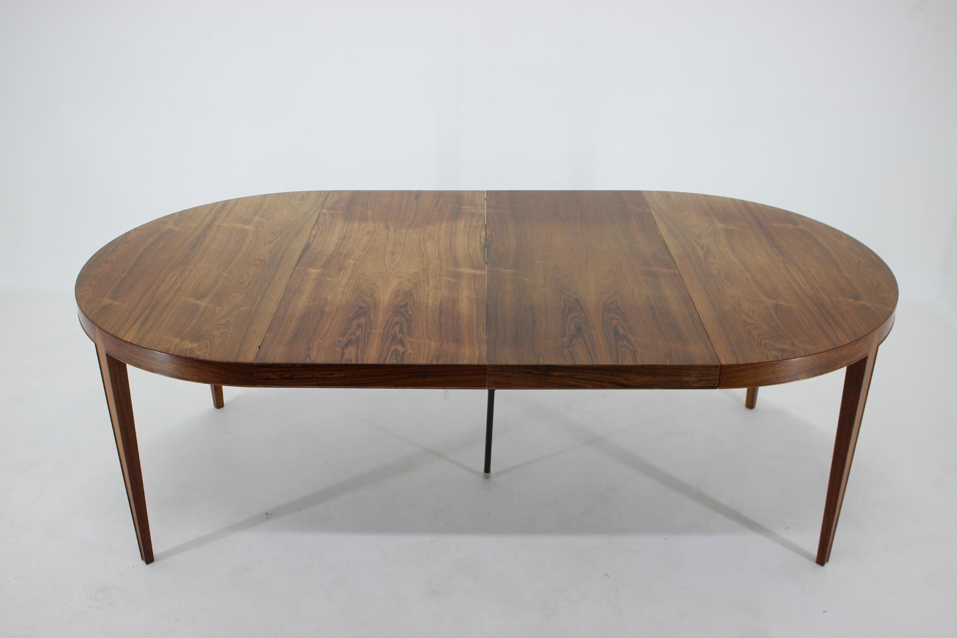 1960s Severin Hansen Extendable Rosewood Dining Table for Haslev Møbelsnedkeri, D In Good Condition In Praha, CZ