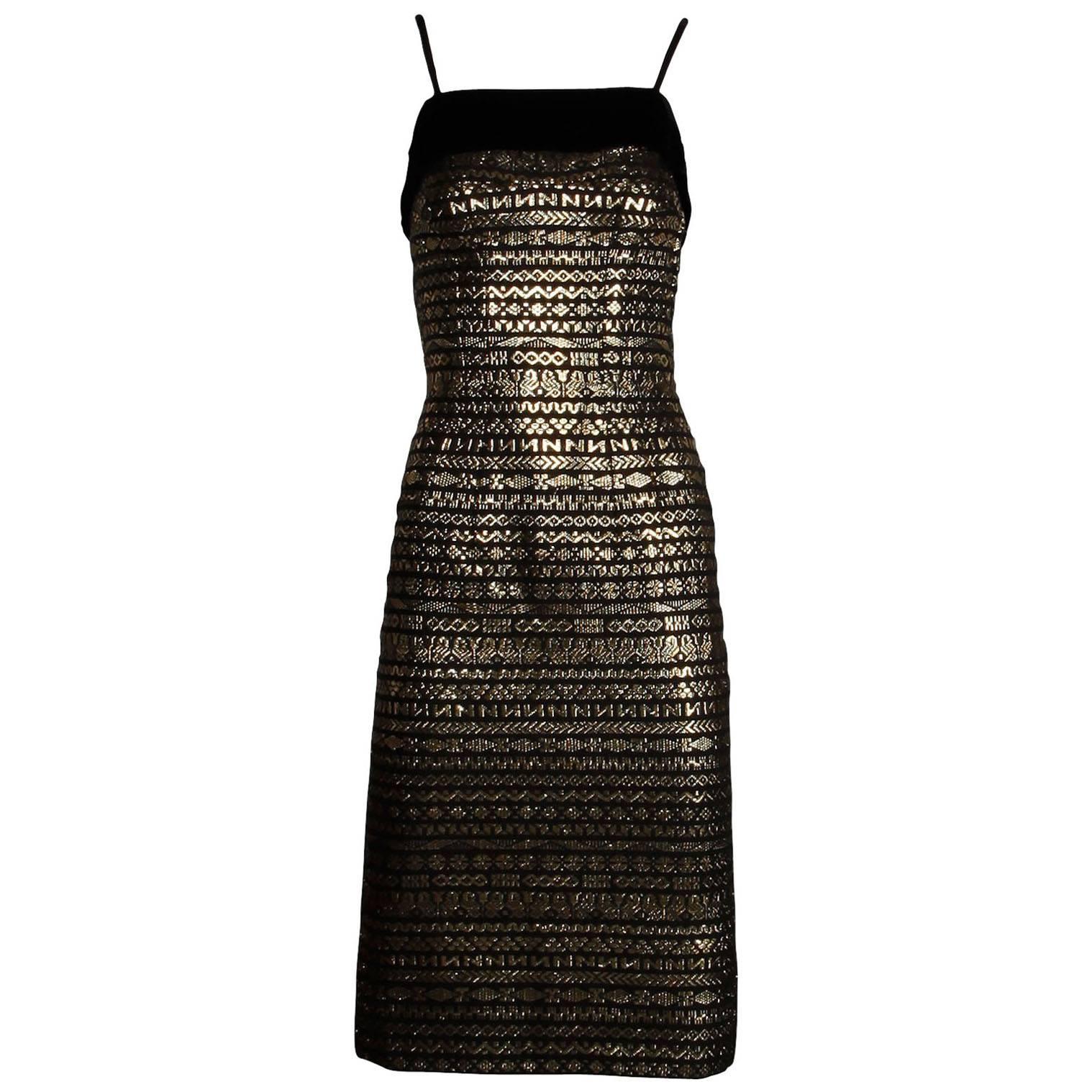 Vestido de cóctel vintage de los años 60, muy sexy, de corte tubo, en dorado metalizado y negro, con ribetes de terciopelo