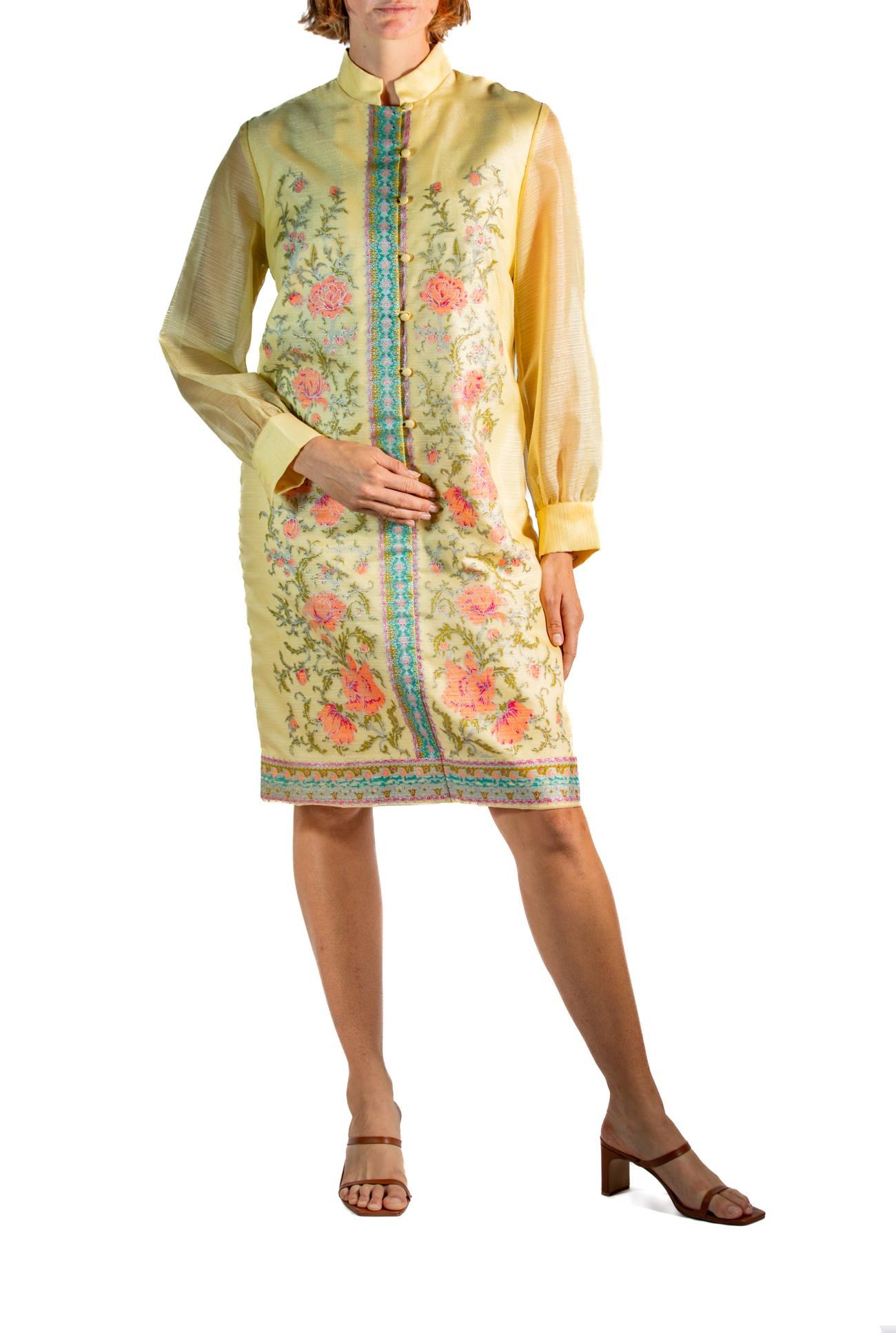 1960S Shaheen Butter Vestido camisero de manga larga de poliéster floral amarillo en venta 1