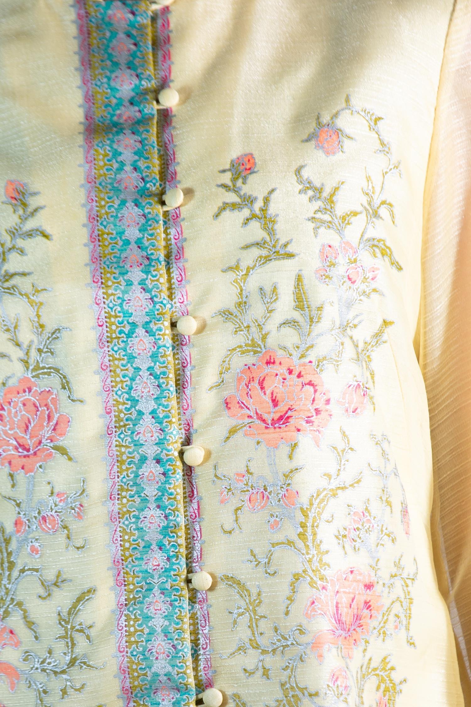 1960S Shaheen Butter Vestido camisero de manga larga de poliéster floral amarillo en venta 4