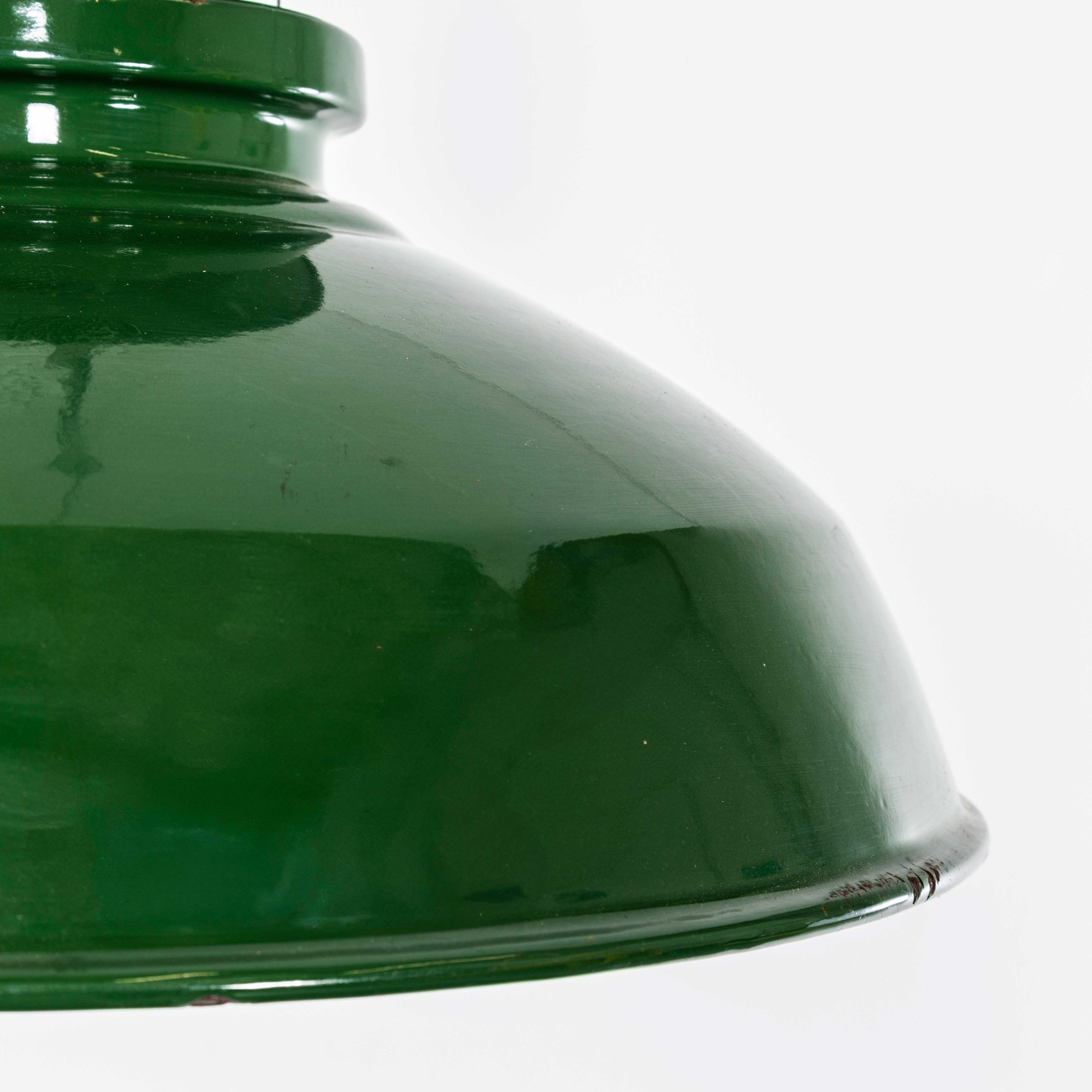 Acier Lampe pendante émaillée Thorlux des années 1960 - 16 pouces en vente