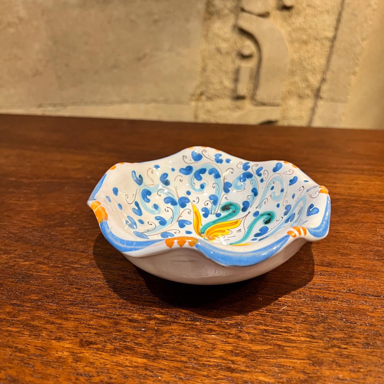 Mid-Century Modern 1960s Sicilian Hand Painted Blue Dish Art Pottery Caltagirone Italy For Sale