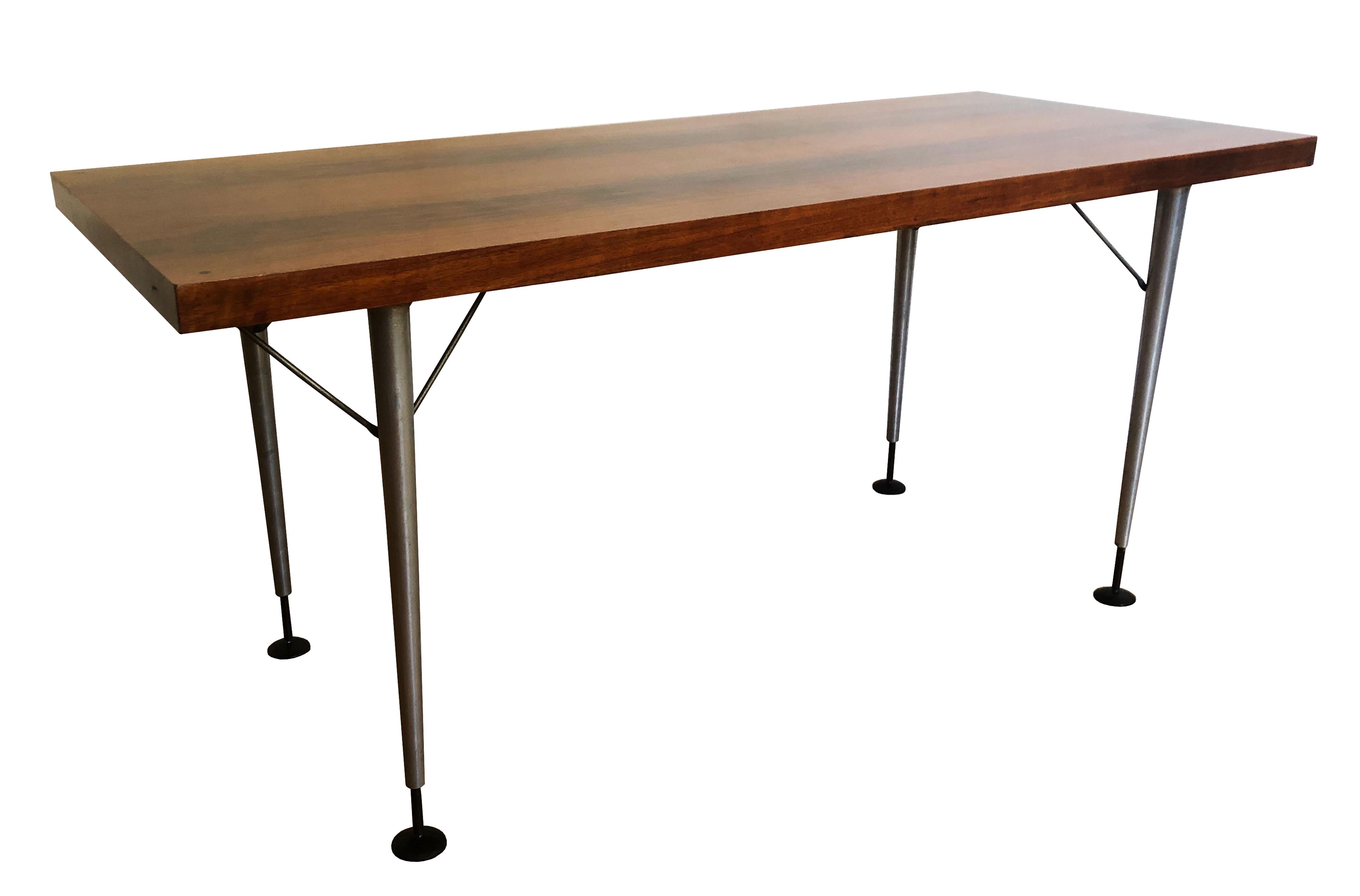 Moulage Table d'appoint des années 1960 en vente
