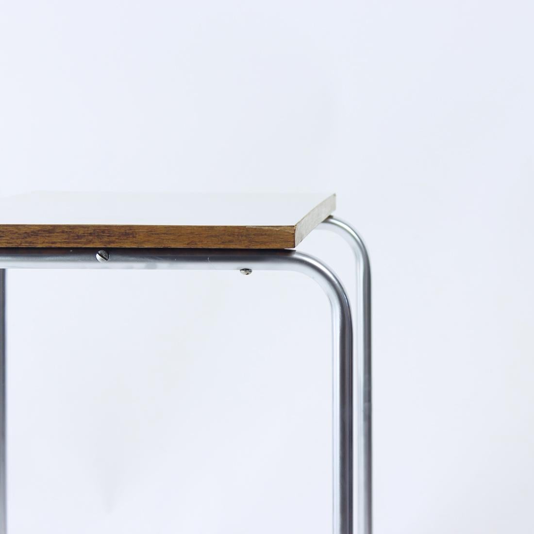 Table d'appoint des années 1960 en pipes courbées, Tchécoslovaquie en vente 1