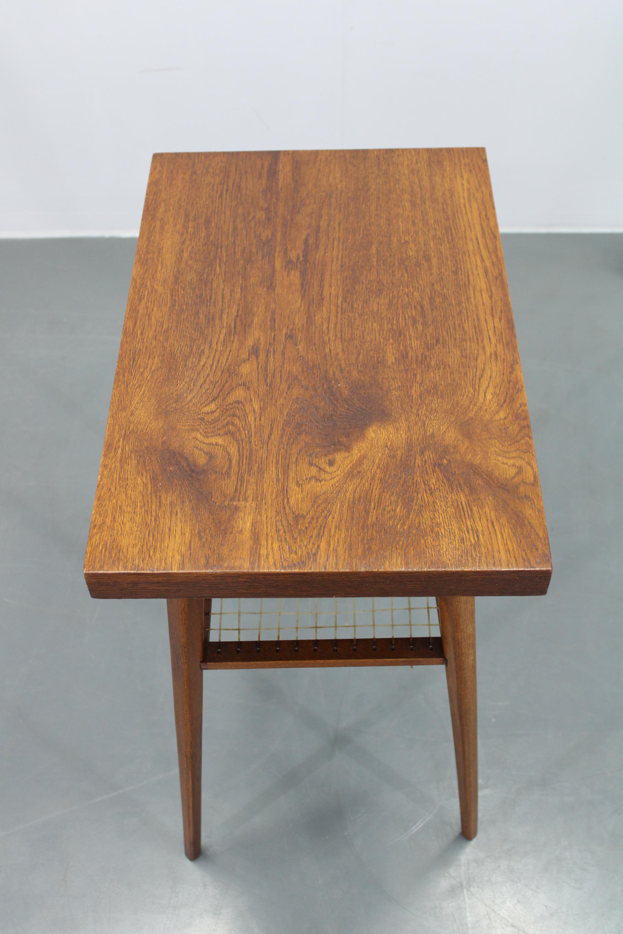 Quercia Tavolino anni '60 in finitura Oak, Cecoslovacchia in vendita