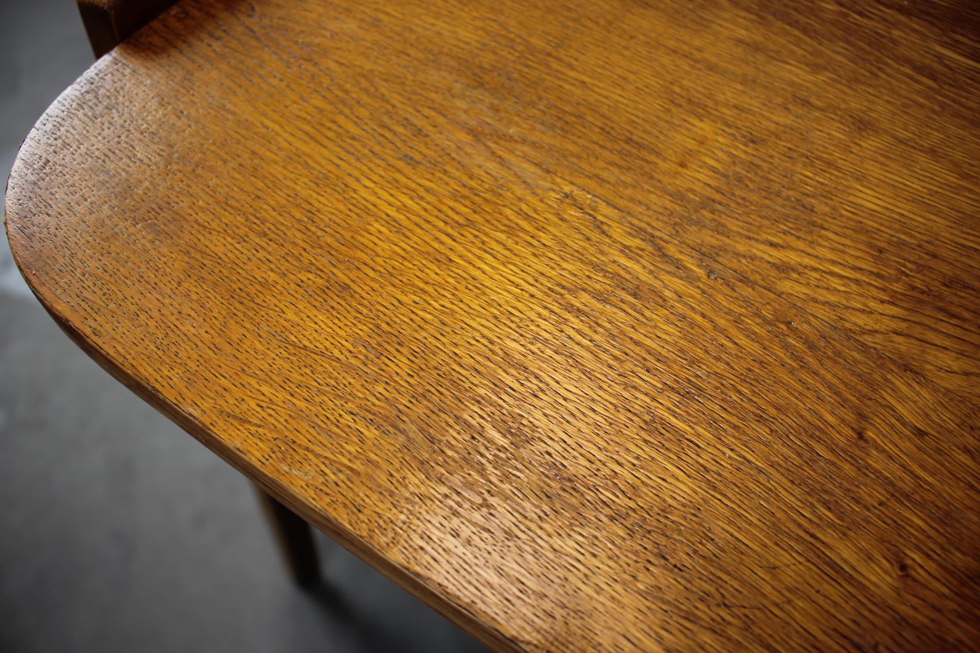 20ième siècle Table d'appoint des années 1960 en Oak Wood, Tchécoslovaquie en vente