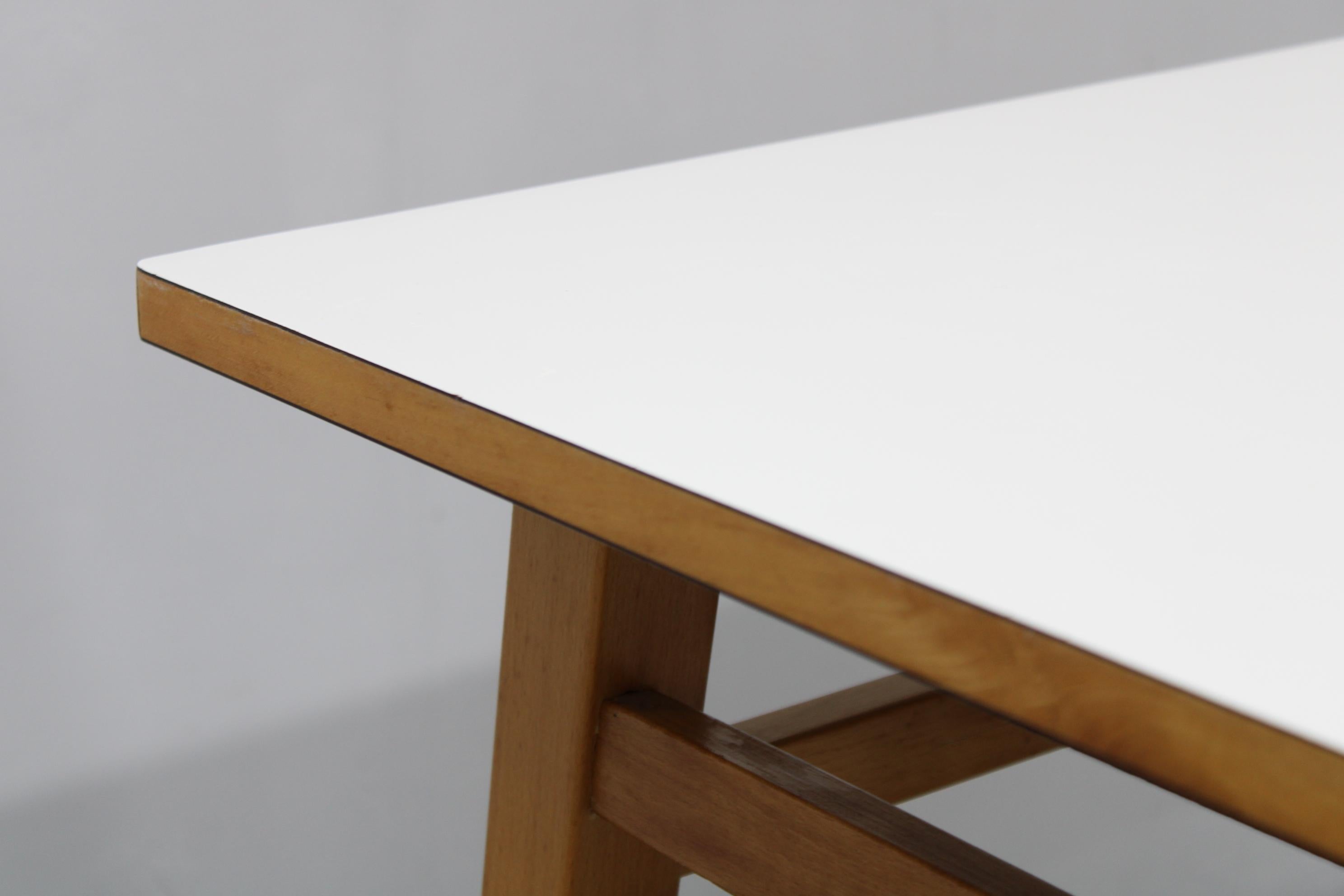 1960er Beistelltisch mit Formica-Platte und Schublade, Tschechoslowakei im Angebot 2