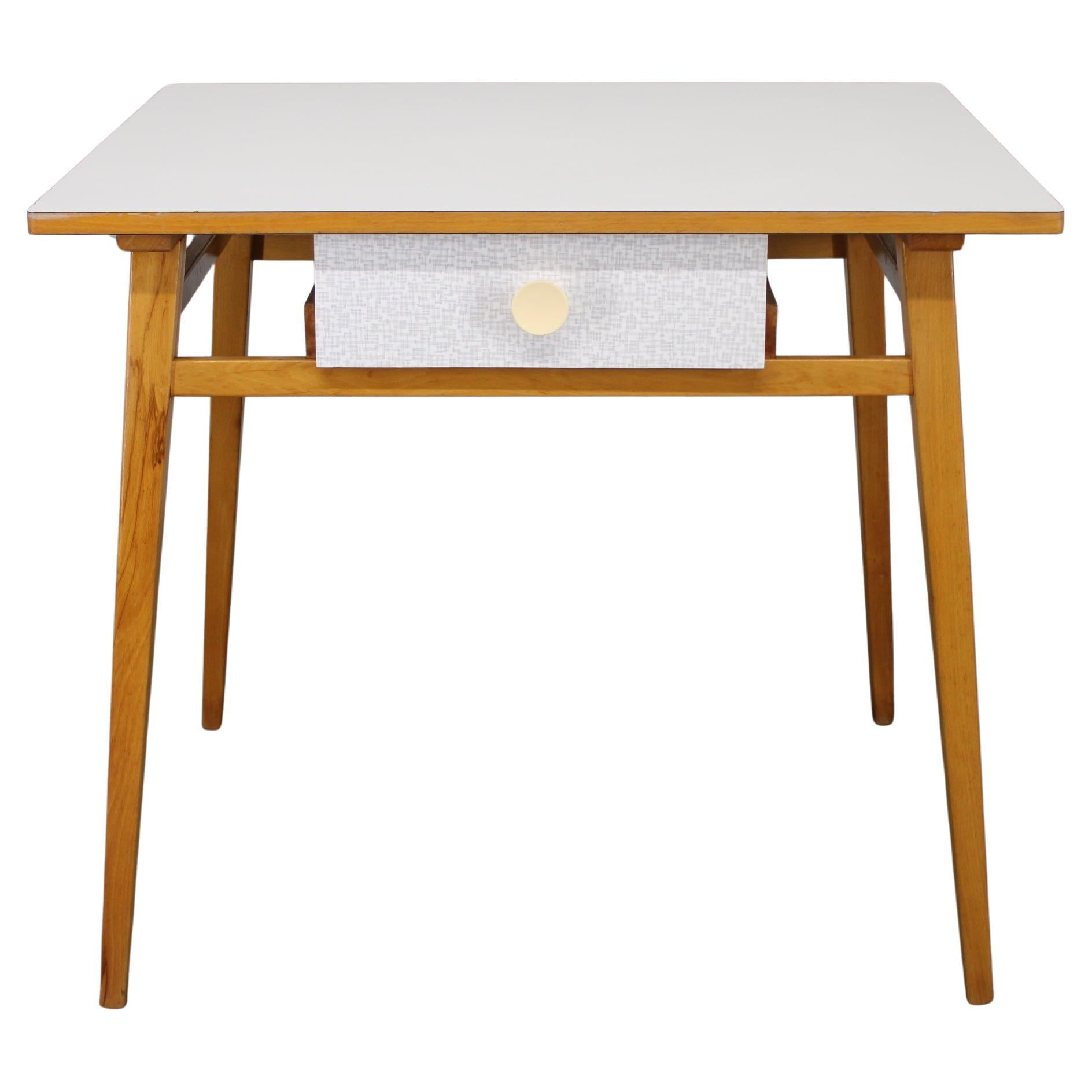 1960er Beistelltisch mit Formica-Platte und Schublade, Tschechoslowakei