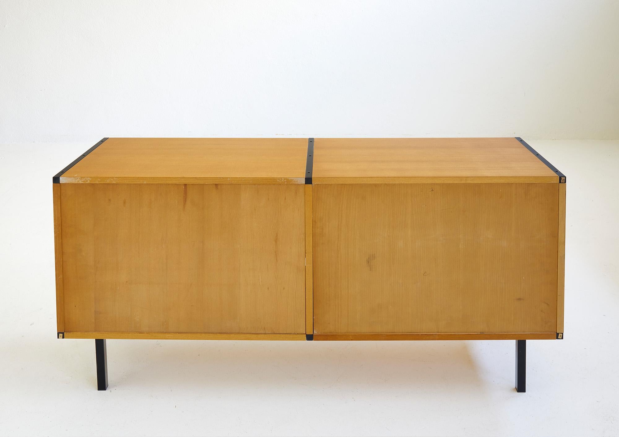 Buffet des années 1960 par ARP ( Guariche, Mortier, Motte ) pour Minvielle, France en vente 2