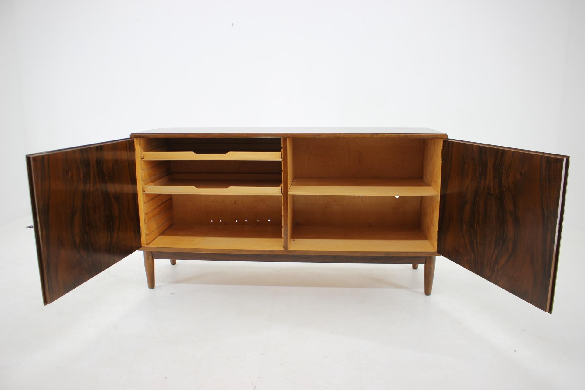 1960s Sideboard by Carlo Jensen for Hundevad & Co, Denmark In Good Condition For Sale In Praha, CZ