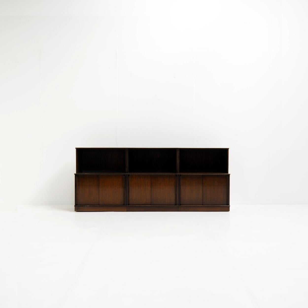 1960’s sideboard designed by the French designer Didier Rozaffy in the style of Le Corbusier. It’s the modular system ‘Le Meuble Oscar’ that was only produced between the late 1950s and the early 1970’s.

This sideboard is made of oak veneer and