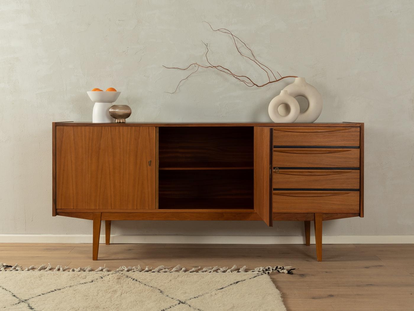 Allemand Buffet des années 1960