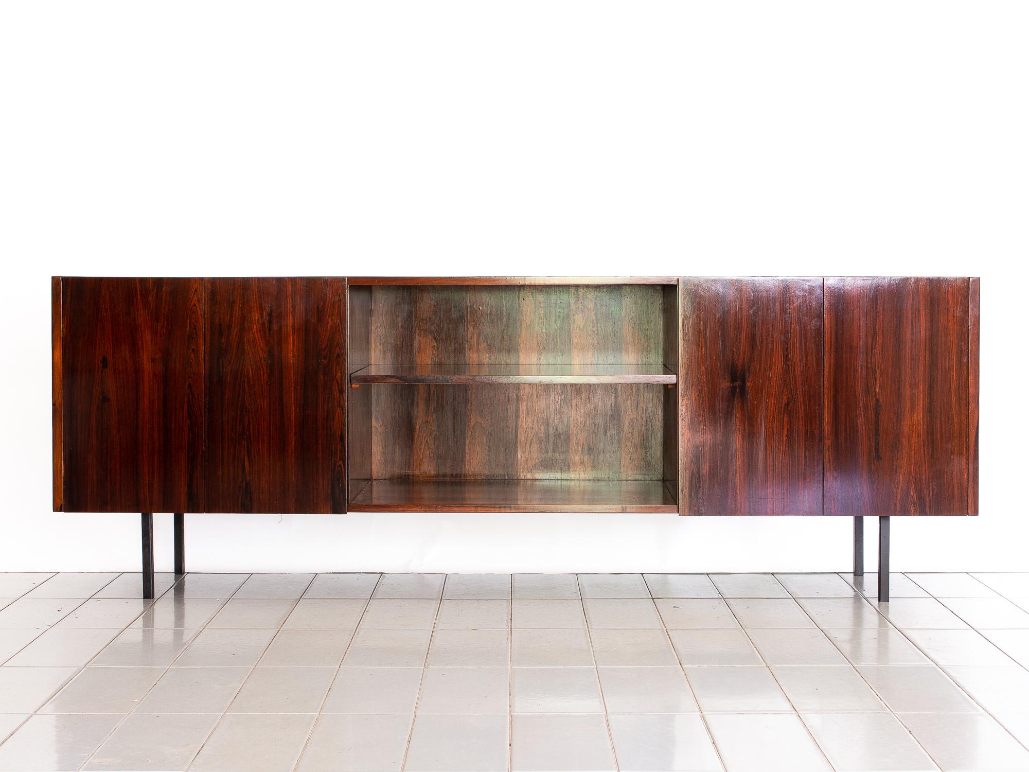 1960s Sideboard in Rosewood and Iron, Designed by Carlo Fongaro, Brazil (Moderne der Mitte des Jahrhunderts)