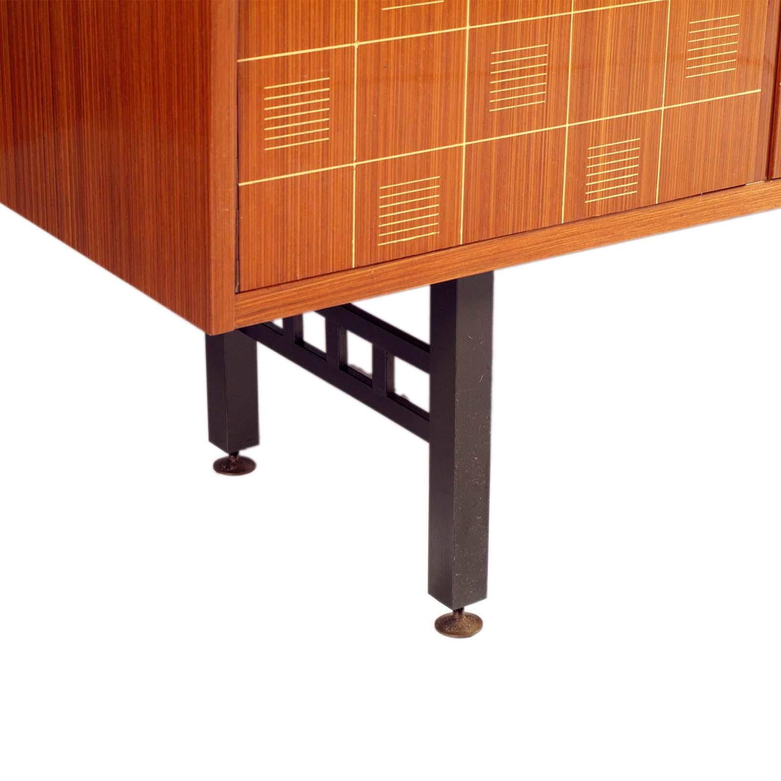 1960s Sideboard La Permanente Mobili Cantù in Veneered Rosewood with Maple Inlay For Sale 1
